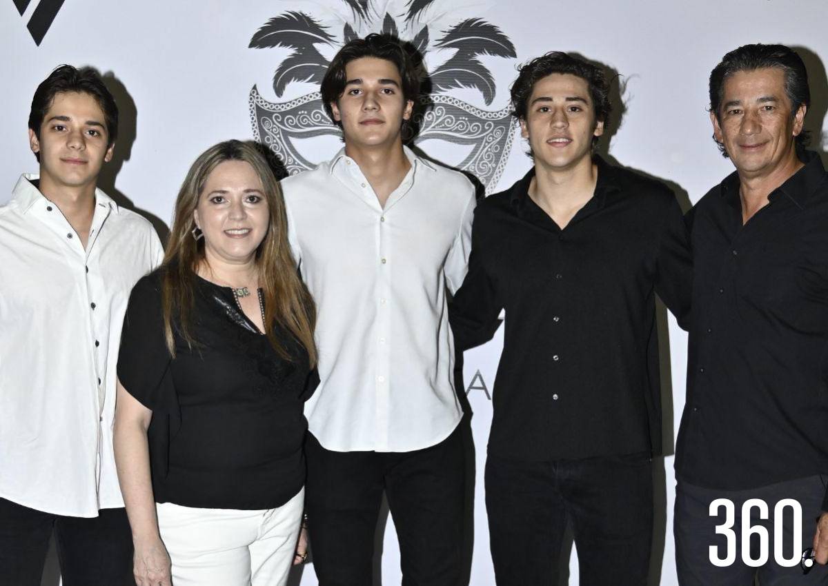 DISFRUTAN DE LA FIESTA BLACK &amp; WHITE