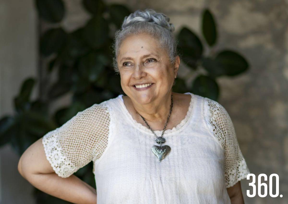 RECONOCE SALTILLO A LAURA ESQUIVEL