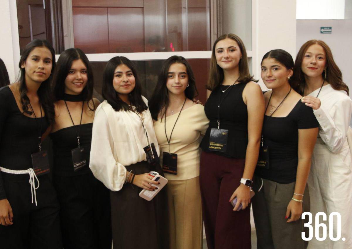 PRESENTAN ESTUDIANTES DE COLAM PROYECTOS DE NEGOCIO