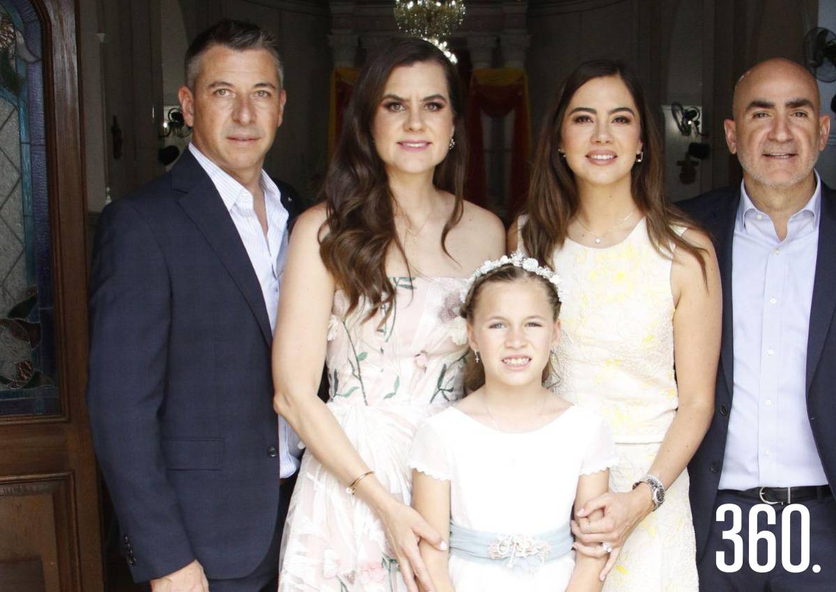 PRIMERA COMUNIÓN DE EVA VALDÉS ARREDONDO