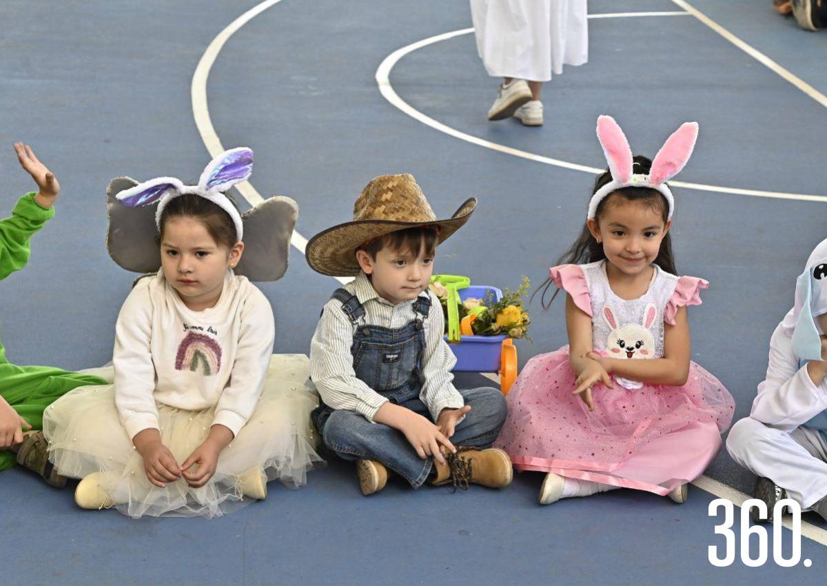 EN COLEGIOS, DAN LA BIENVENIDA A LA PRIMAVERA CON DESFILE