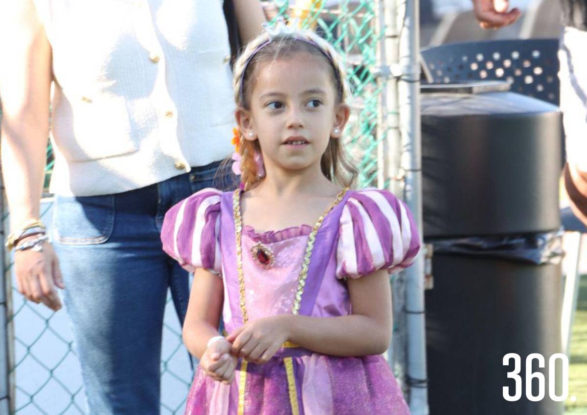 SE DISFRAZAN ALUMNOS DE NATACIÓN DEL CLUB CAMPESTRE