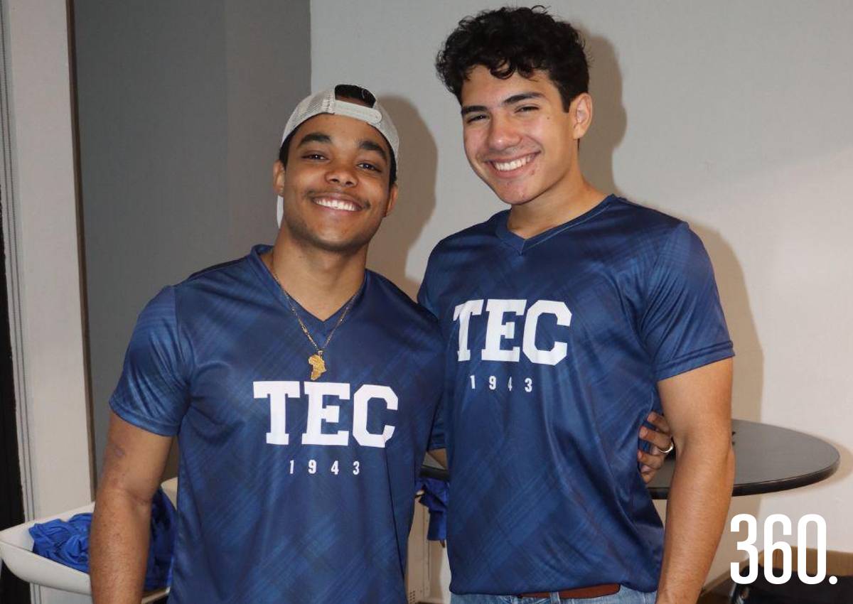 TEC DE MONTERREY DA LA BIENVENIDA LOS ALUMNOS DE PROFESIONAL