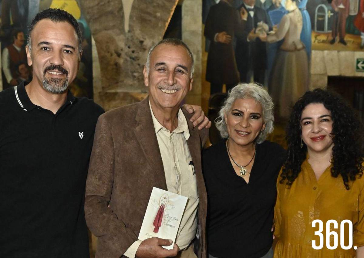 PRESENTAN EL LIBRO ‘CASTILLOS EN LA AURORA’