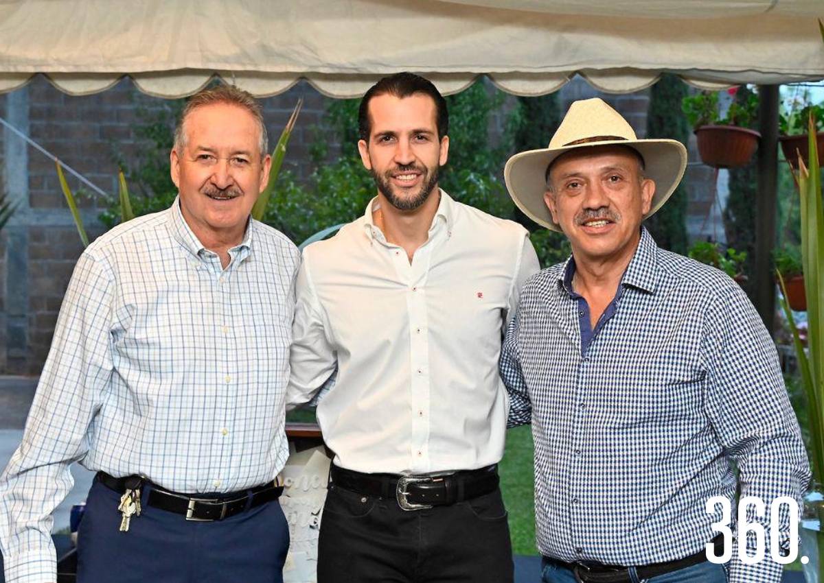 FESTEJO PARA HÉCTOR CUÉLLAR