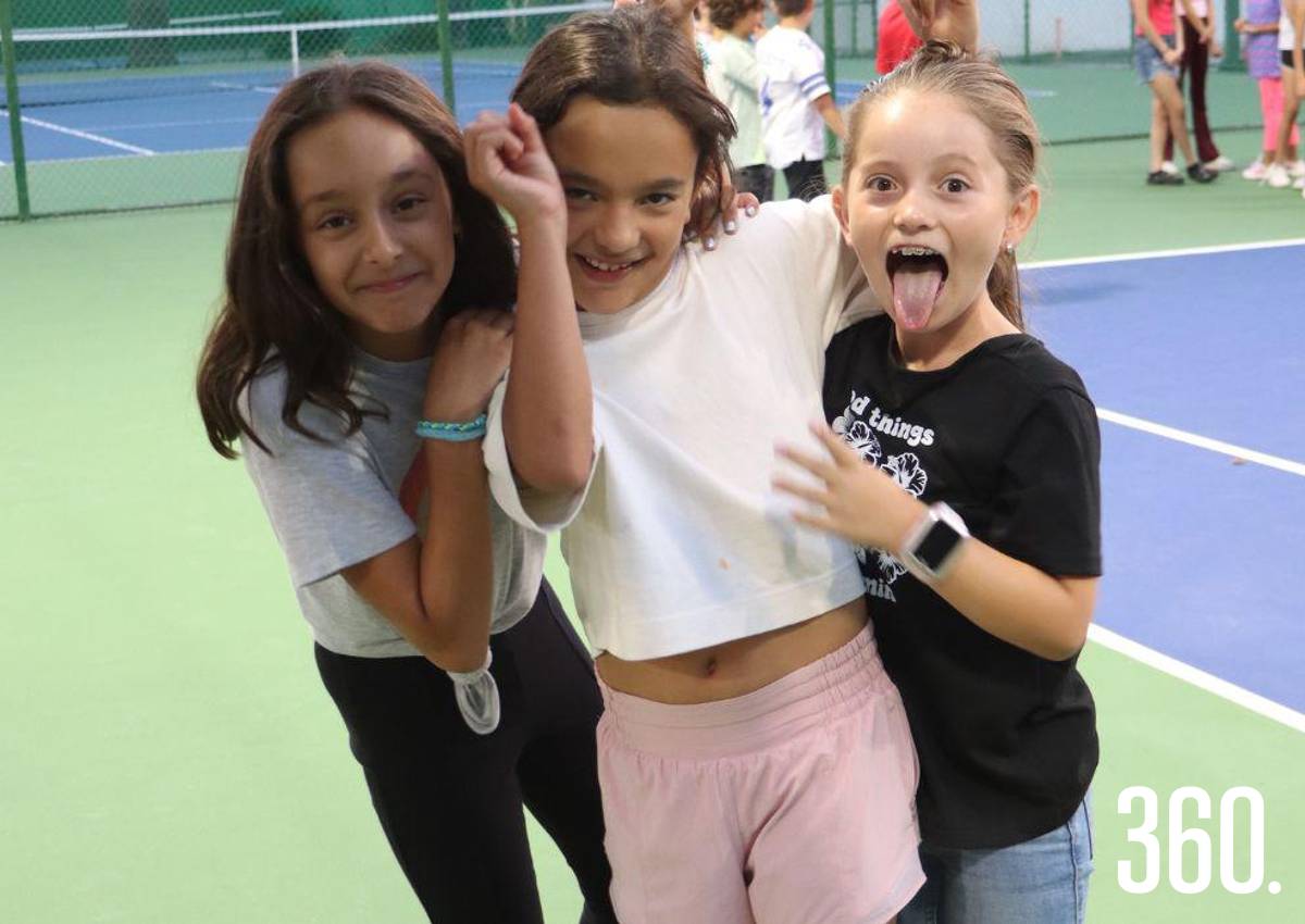 SE DIVIERTEN EN CAMPAMENTOS DE VERANO