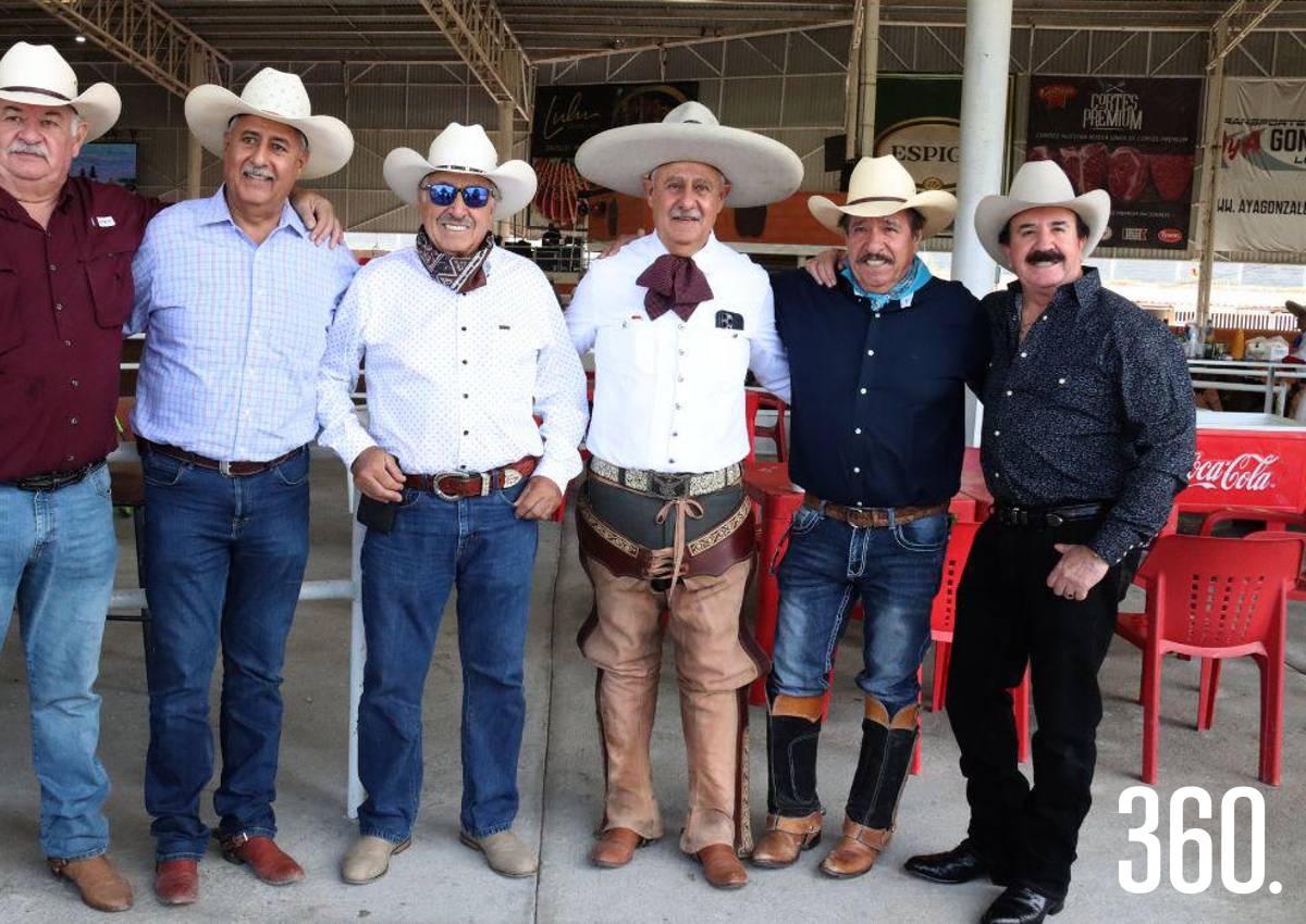 CABALGATA PARA ABELARDO GONZÁLEZ JR.
