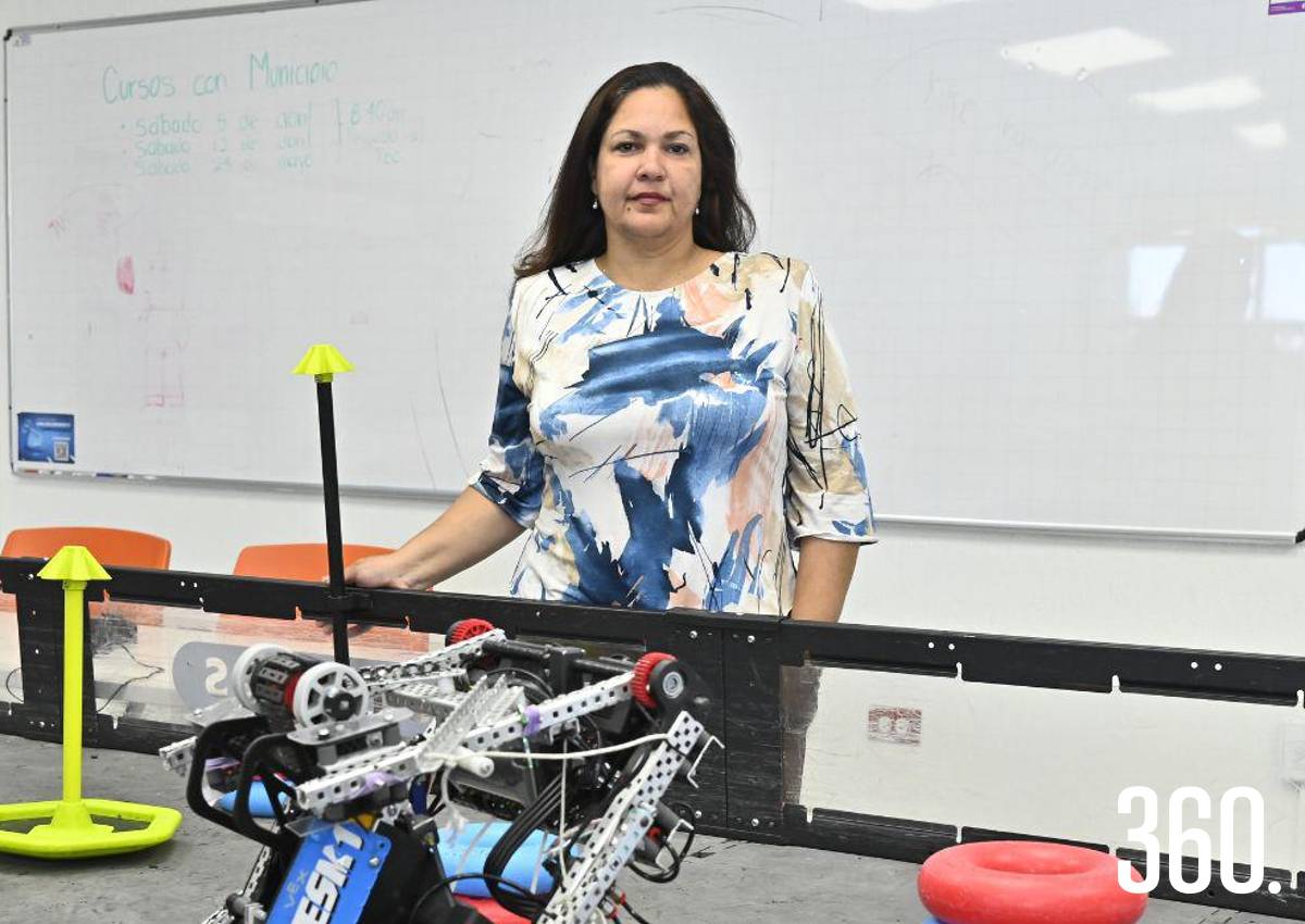 IVONNE YZNAGA: INSPIRACIÓN FEMENINA EN INGENIERÍA Y ROBÓTICA