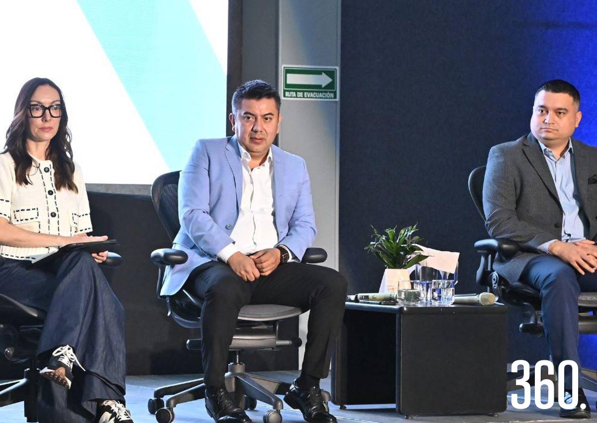 ENCUENTRO EXATEC DE LA ESCUELA DE NEGOCIOS: ANALIZAN POLÍTICAS ARANCELARIAS