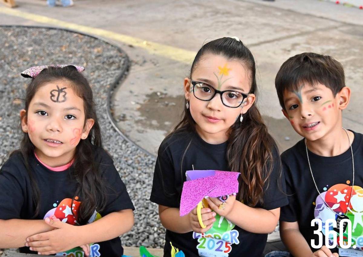 PEQUEÑOS DE KINDER DE HARMONY SE DESPIDEN DE KINDER CON EMOTIVA LUNADA