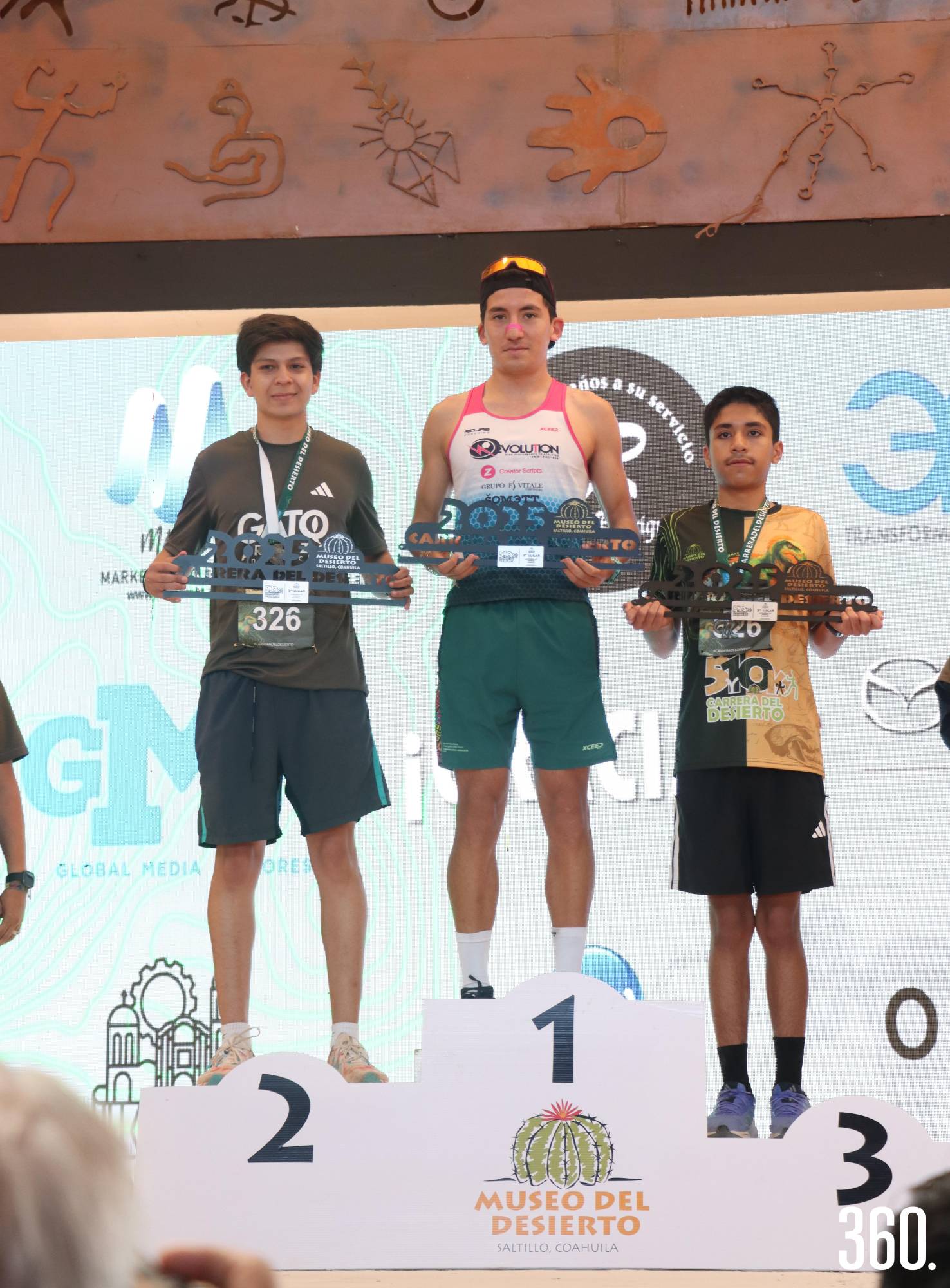 $!David González, Rodrigo Garcia y Pedro Martínez, 2ndo, 1er y 3er lugar 5k varonil.