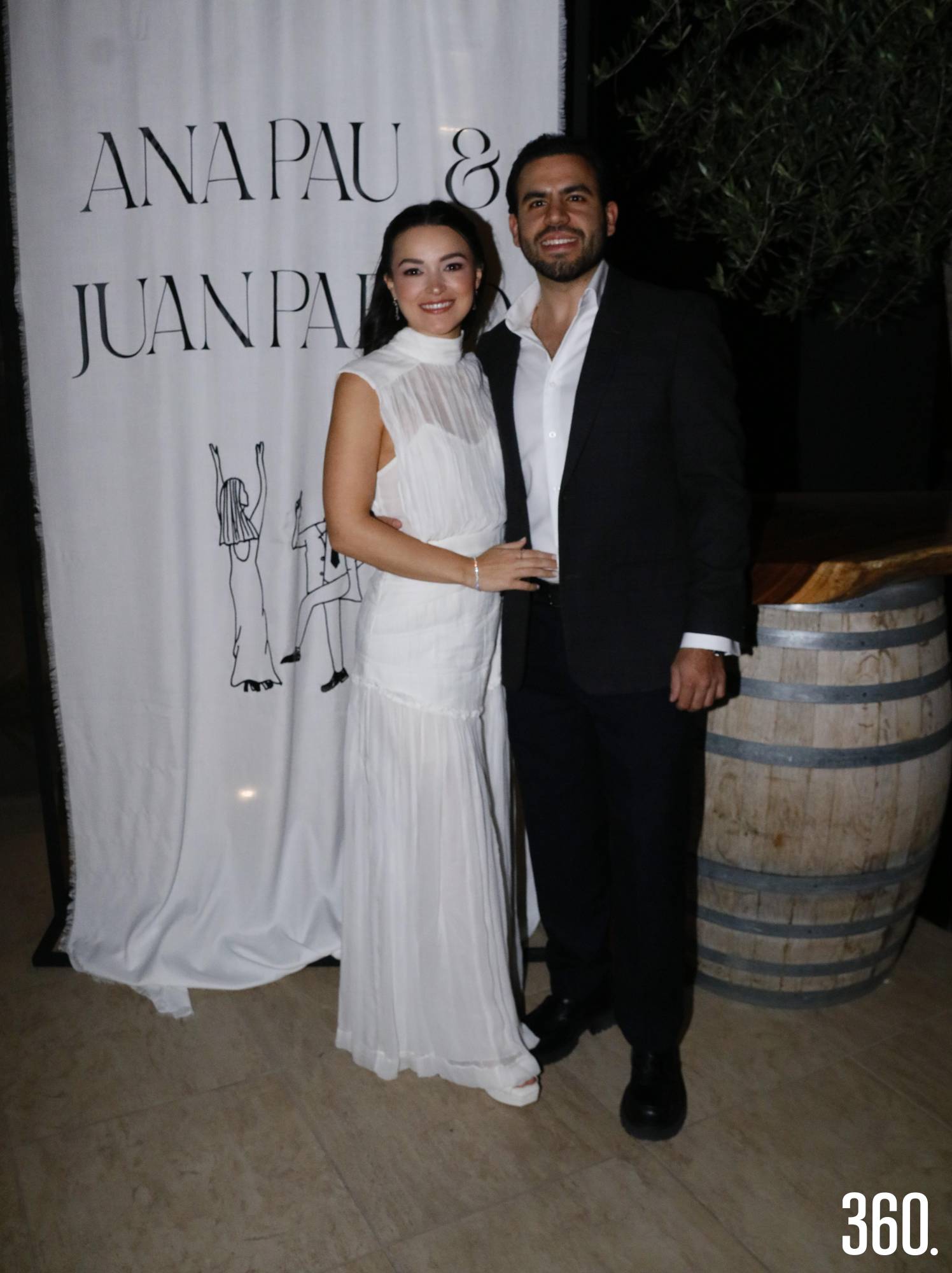 $!Ana Paula Cárdenas y Juan Pablo Noble convivieron con sus amigos y familiares un día antes de su boda.