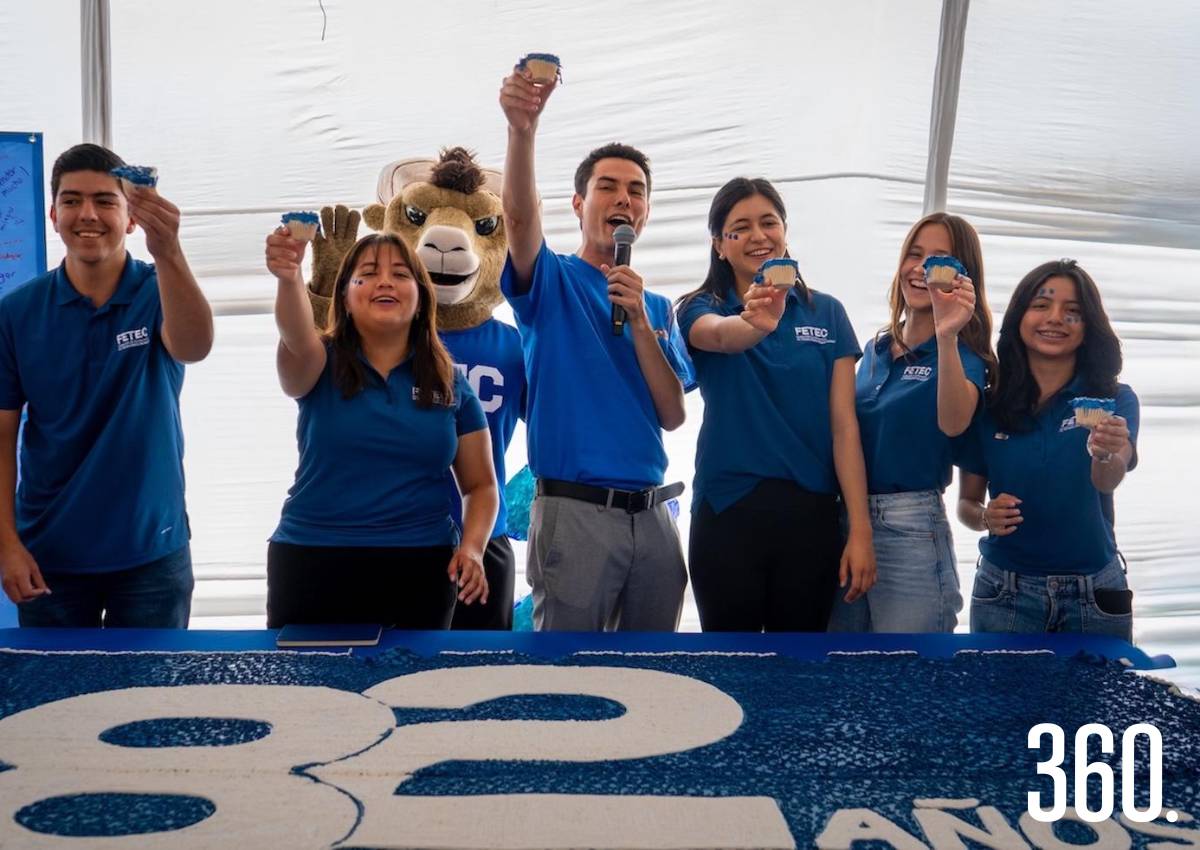 CELEBRAN 82° ANIVERSARIO EN EL TEC DE MONTERREY