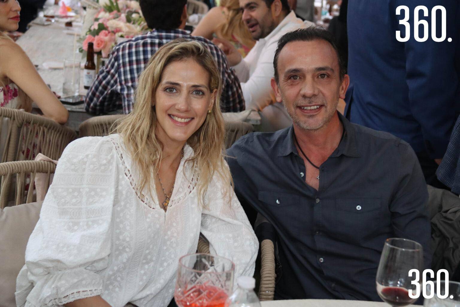 $!Stefanny Stamos y Roberto Cabello.