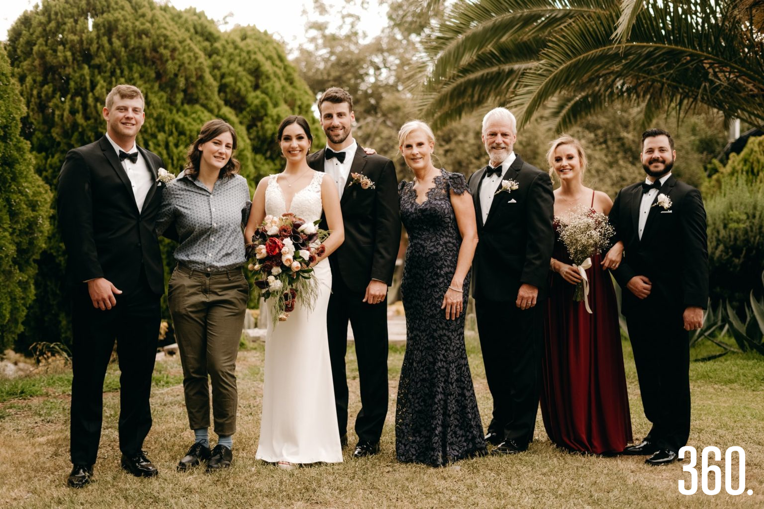 $!Los novios con Ben, Jesse, Barbara y Jonathan Davis, Sloane y Kel.