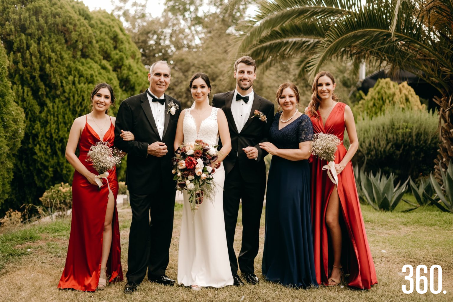 $!Los novios con Sergio Alanís, Esperanza Villegas, Elena y Erika Alanís.