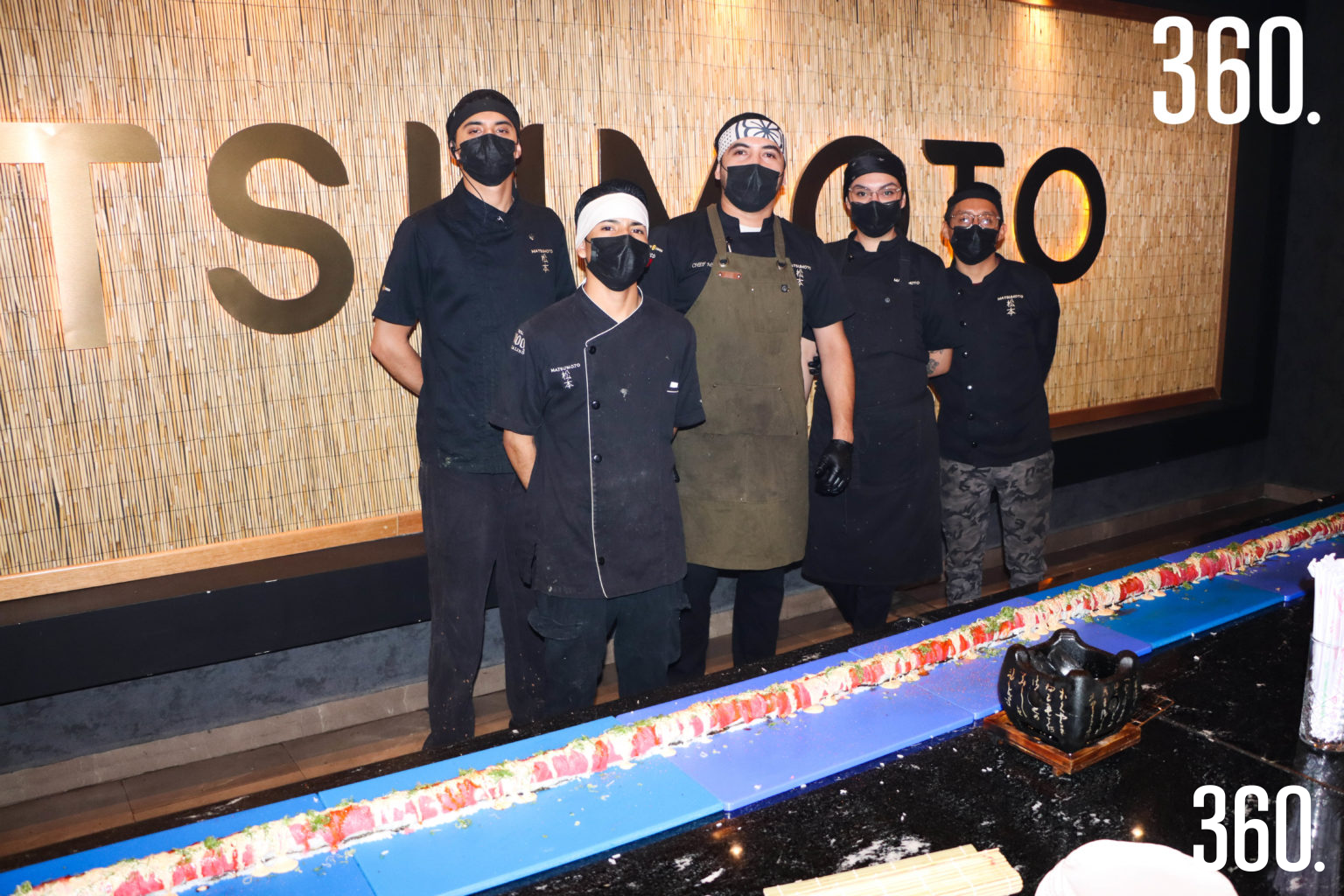 $!Chef Mario Valdez con su equipo de trabajo.