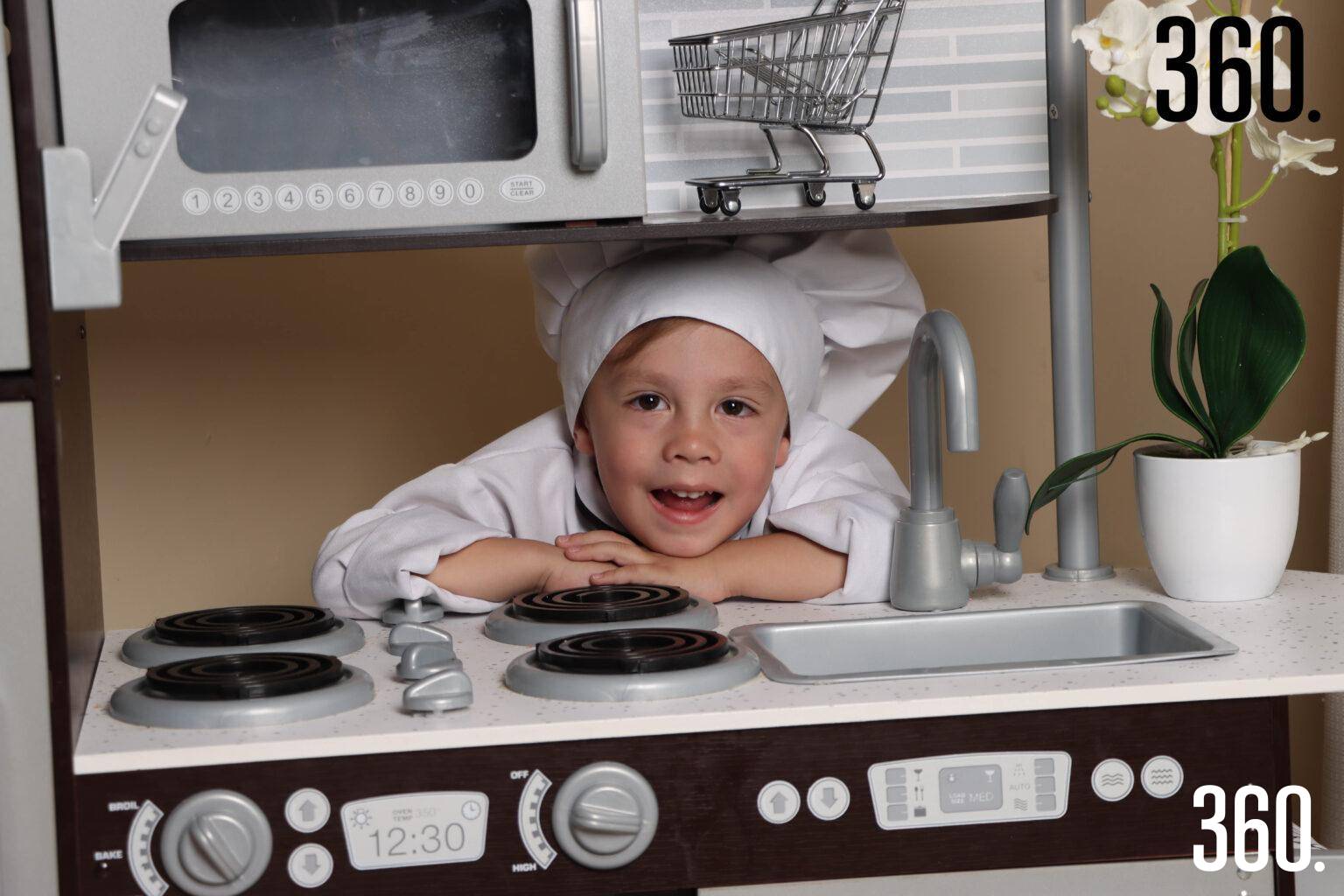 $!Orgullo saltillense: Mario Flores, mini chef y creador de contenidos