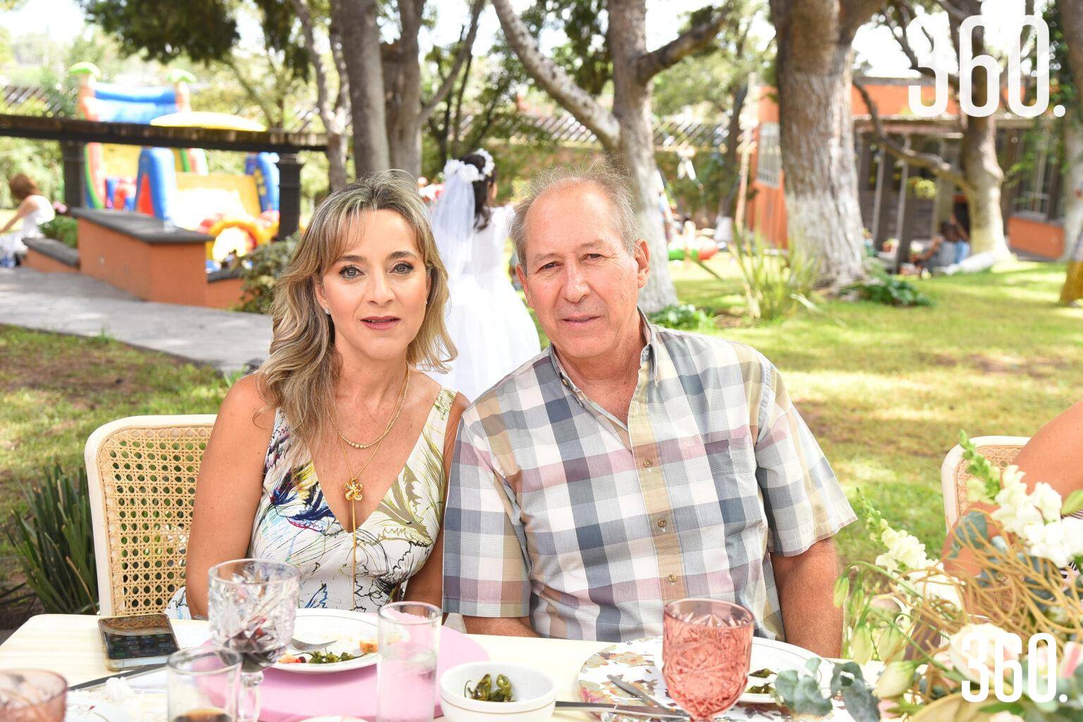 $!Estela Aguirre y Carlos del Bosque.