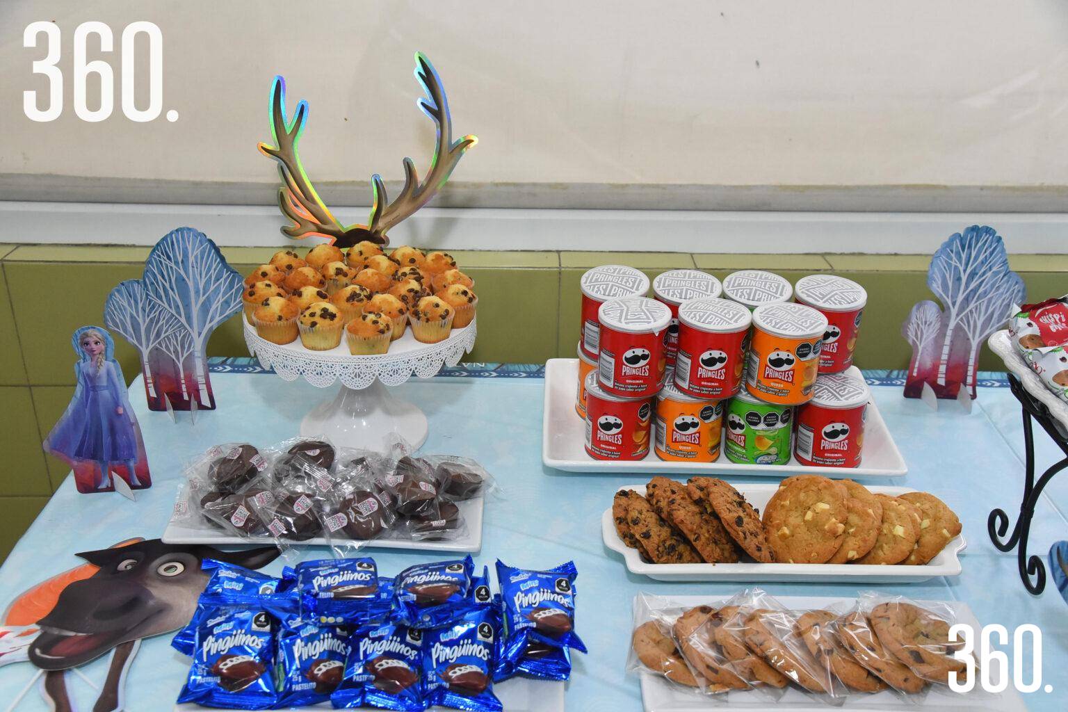 $!Los invitados disfrutaron de una deliciosa merienda.