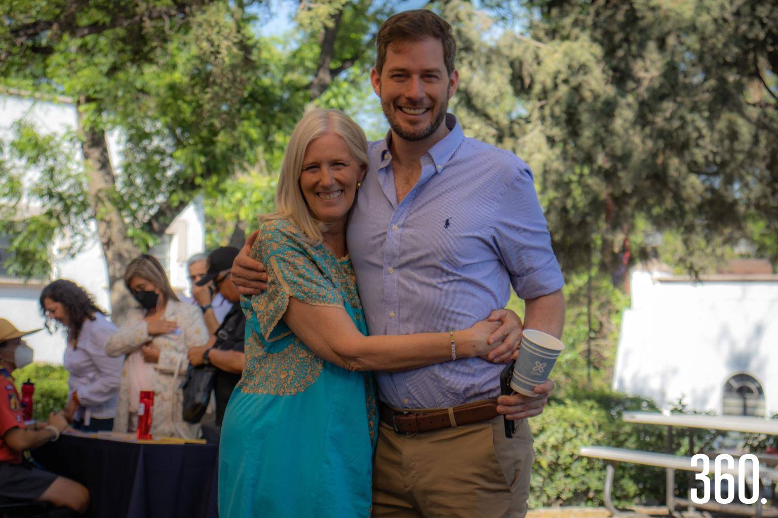 $!Rita E. Fishburn Olson y su hijo Esteban Garza Fishburn.