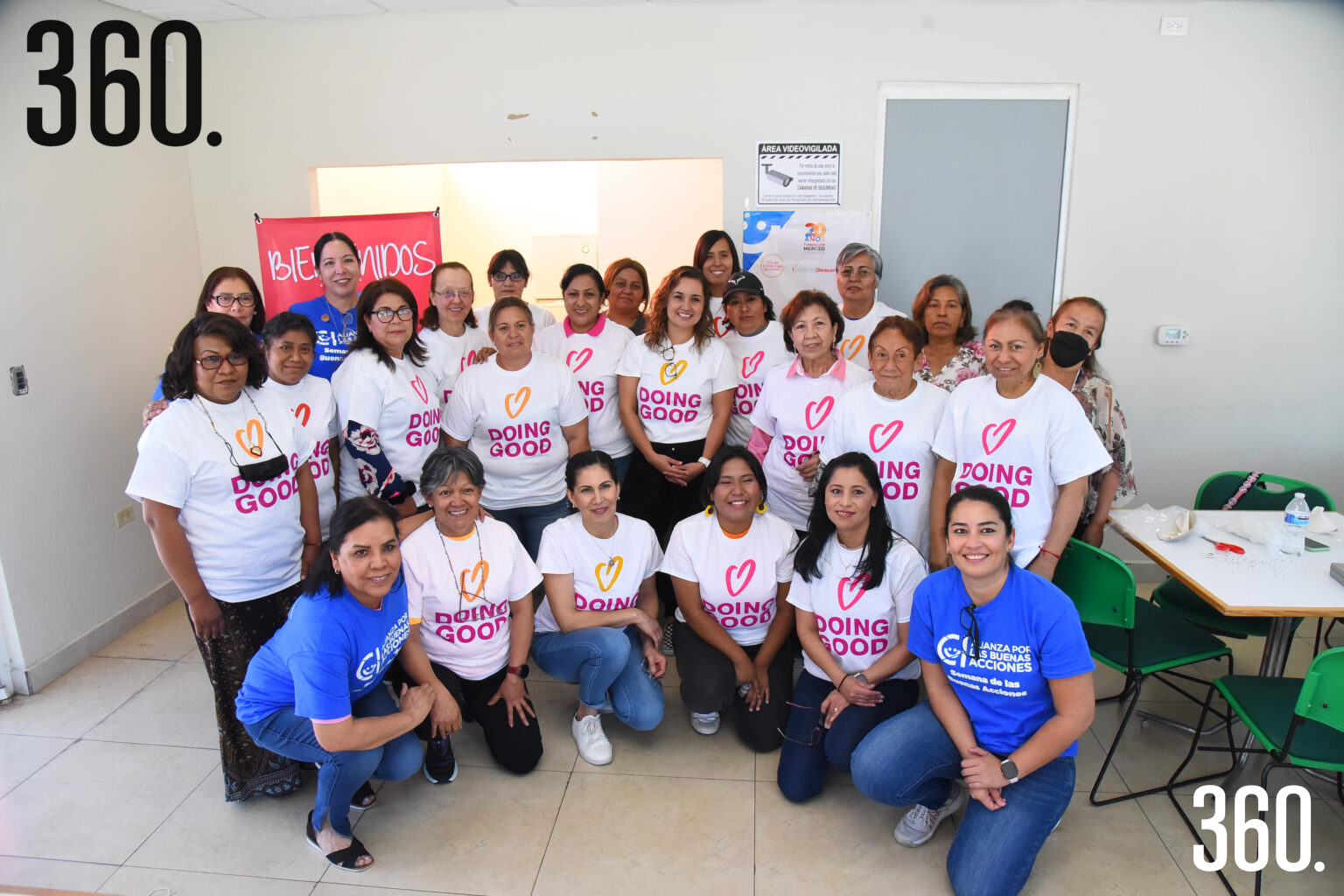 $!Integrantes del Grupo Reto acompañadas de voluntarias.