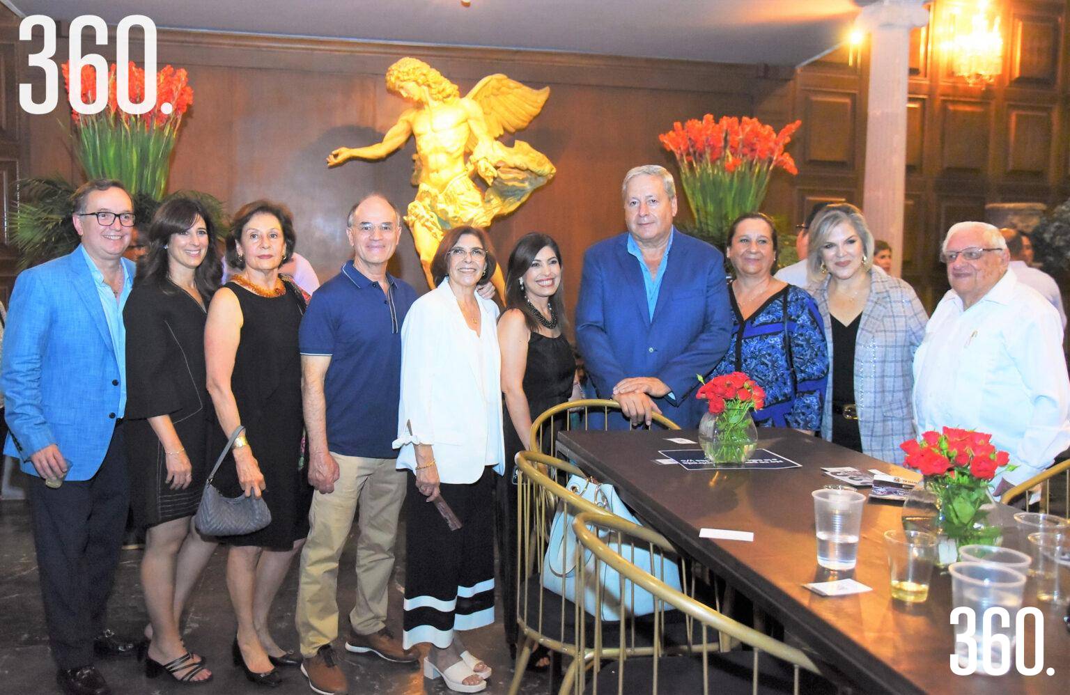 $!Juan Ramón Cárdenas, Beatriz Garza, María Esther Salomón, Rafael Avilés, Claudia de Avilés, Ana Sofia García Camil, José María Frausto Siller, Beatriz Dávila de Fraustro, Leticia Rodarte y Armando Fuentes Aguirre.