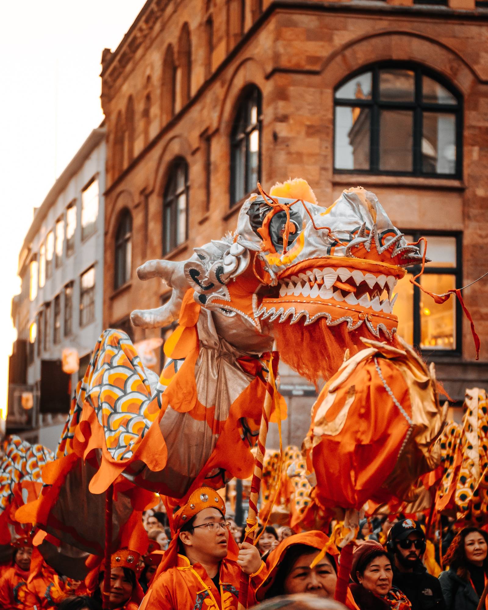 $!En China, hoy le dieron la bienvenida al Año Nuevo con fiestas en todo su territorio y entre sus comunidades alrededor de