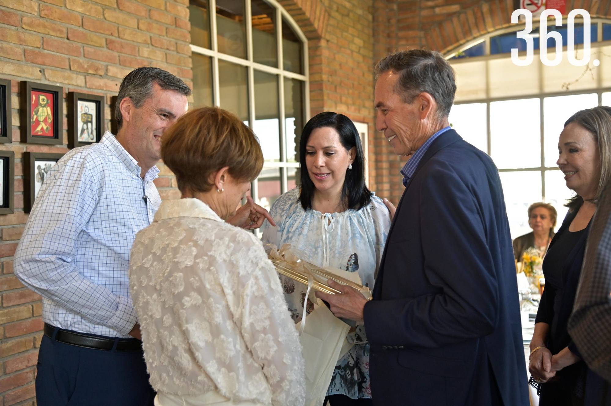 $!DAN LA BIENVENIDA A LA FAMILIA A MARTHA JOSÉ
