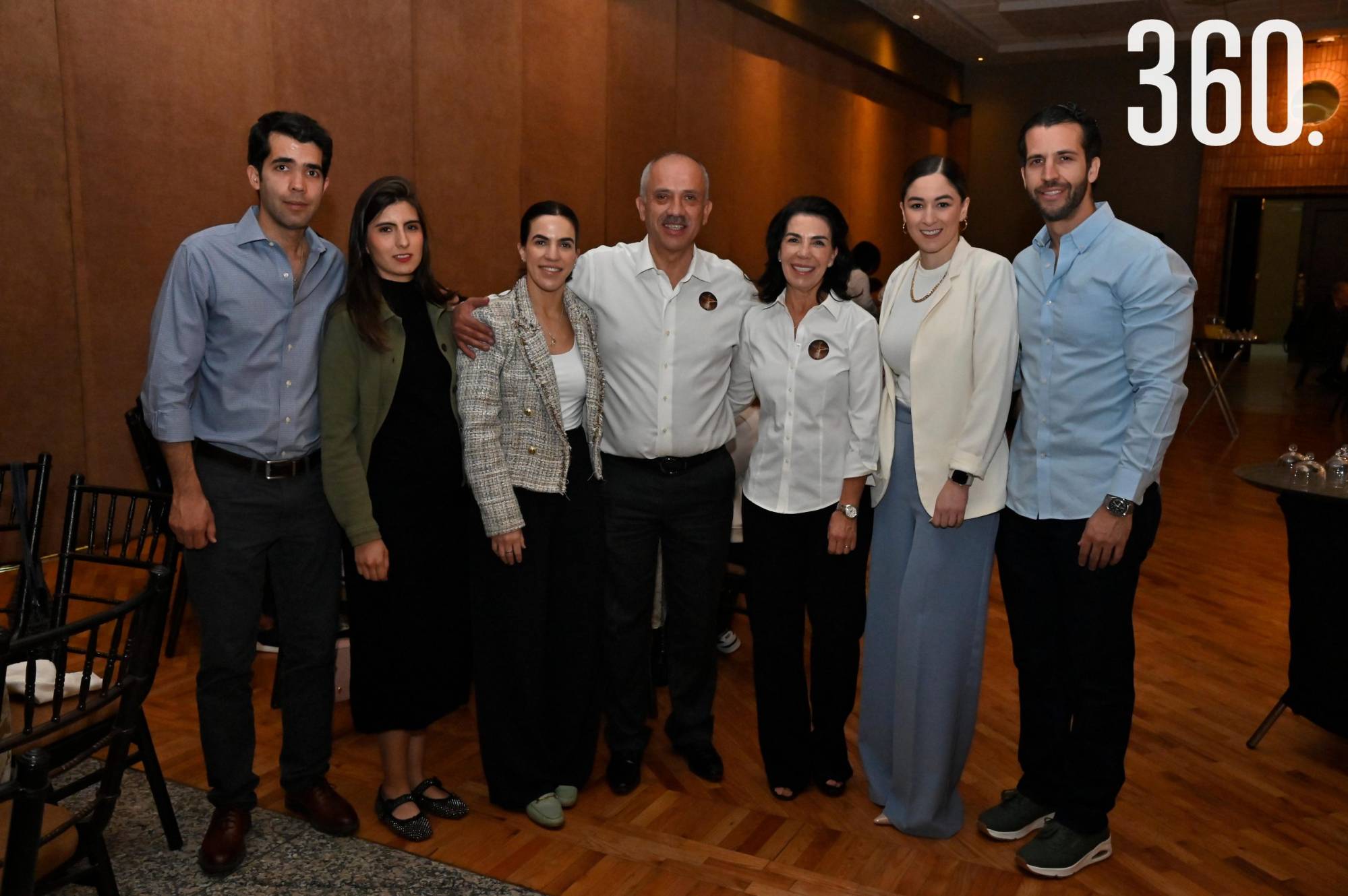 $!Arturo Cuéllar, Daniela Ramos, Estela y Héctor Cuéllar, Estela Ortiz de Cuéllar, Caro Villasana y Héctor Cuéllar.