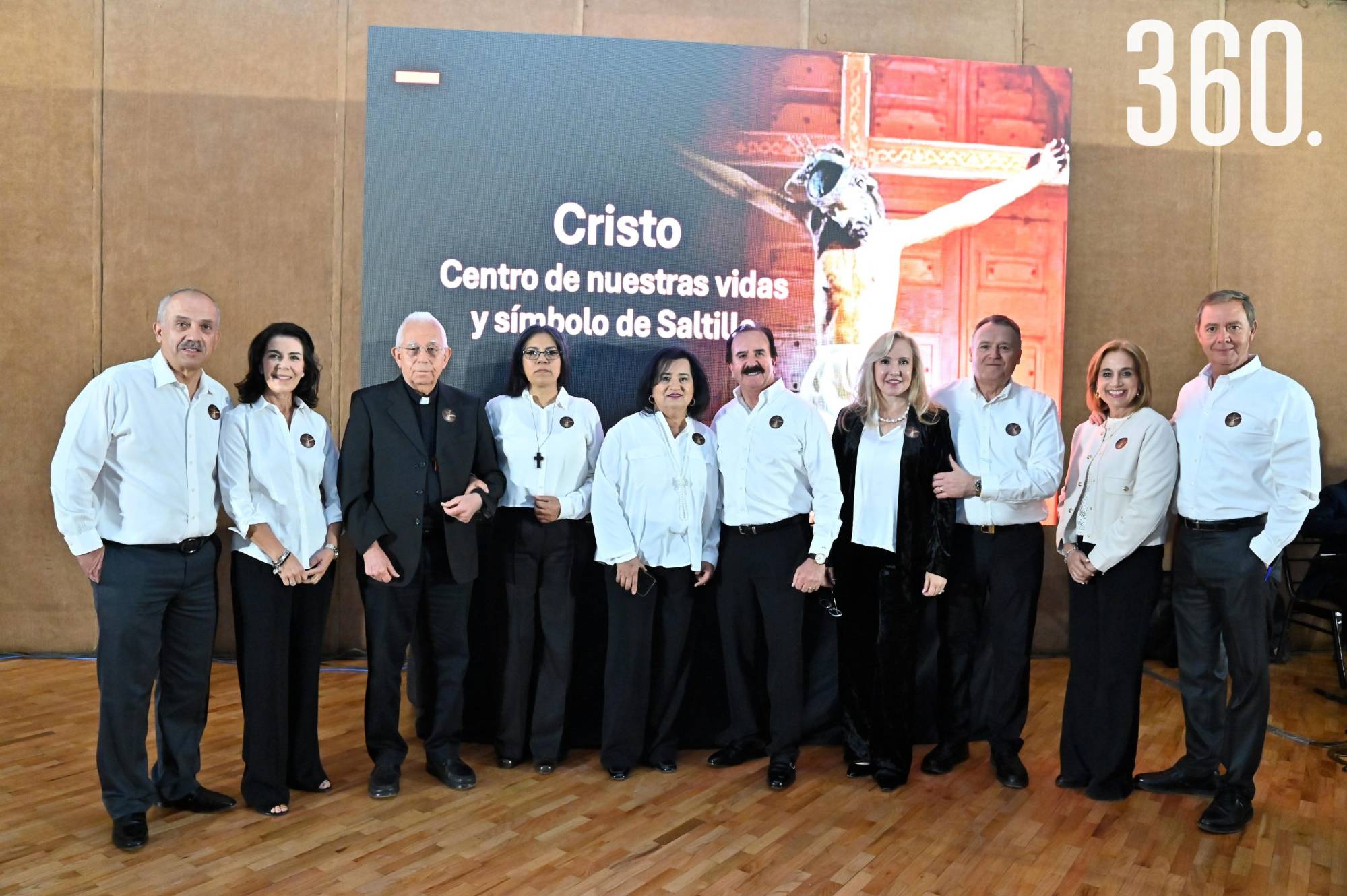 $!Comité “Promotores de Fe Santo Cristo”: Héctor Cuéllar, Estela Ortiz de Cuéllar, P. José Raúl Bonnafoux, Gabriela Pardo, Norma Reyes de González, Abelardo González, Miriam Cárdenas de Mejía, Jaime Mejía, Gina Lara de Rodríguez y Herminio Rodríguez.