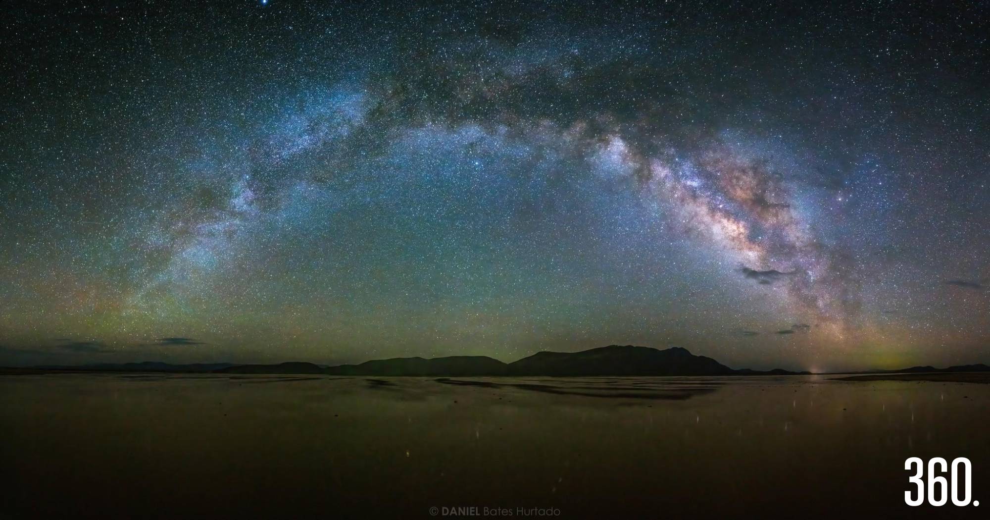 $!La Vía Láctea sobre la sierra, captada en una de las largas jornadas de observación nocturna.