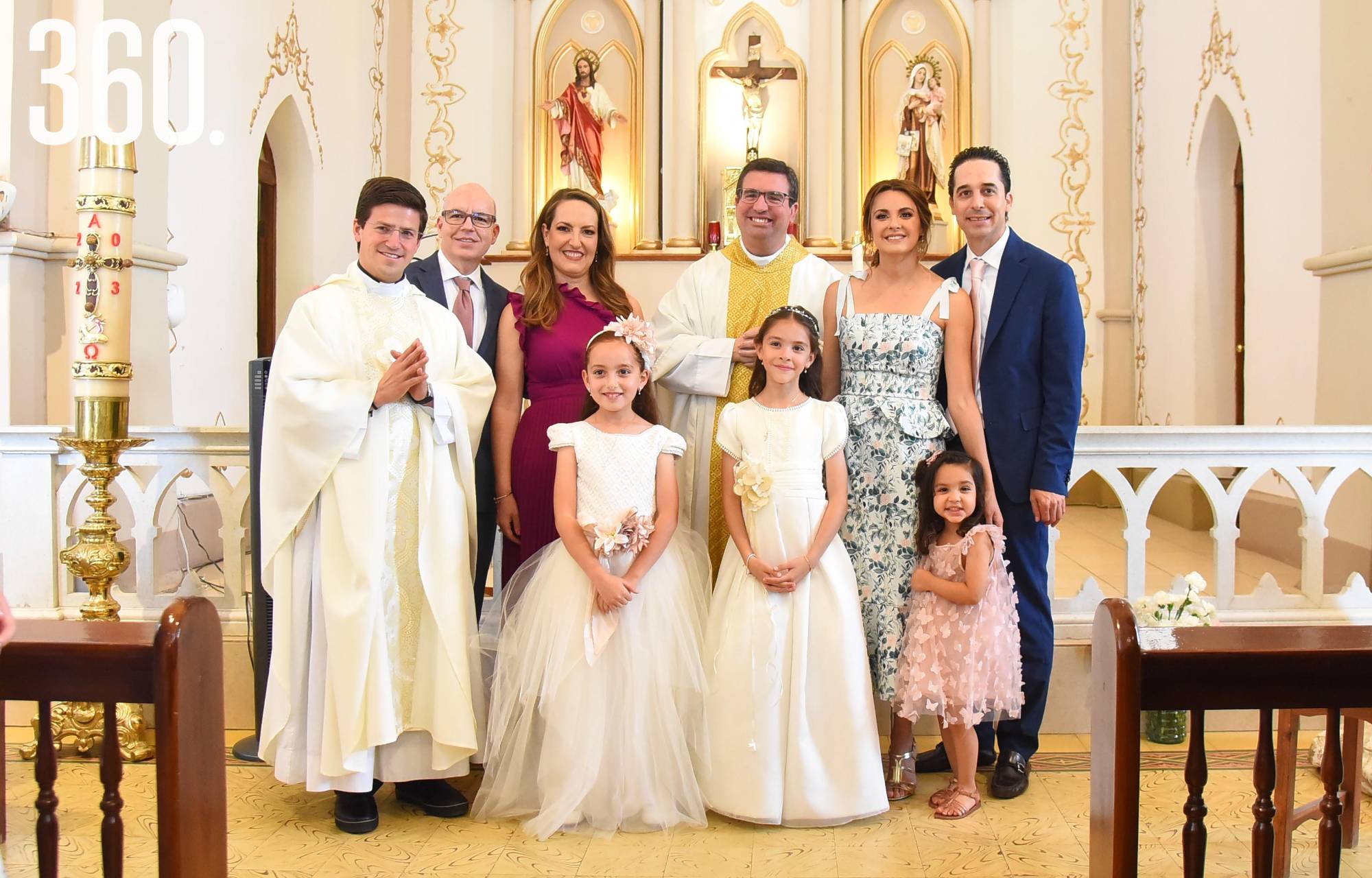 $!Victoria Valdés Viesca y Mariángela Aguirre Flores recibieron el Sacramento de la Eucaristía.