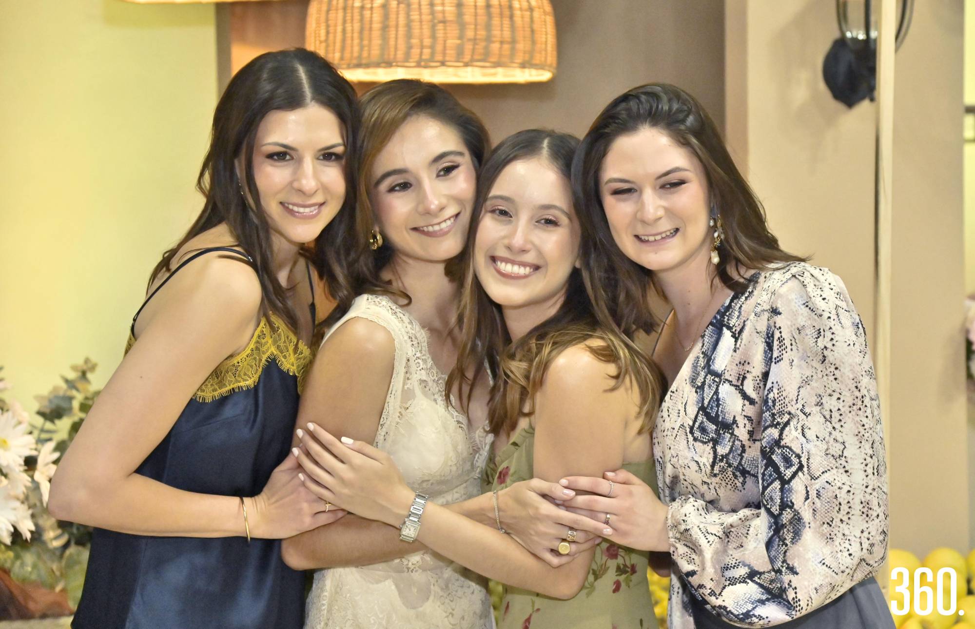 $!Ivonne Salinas, Pau y Daniela Padilla y Martha Lucía Salinas.