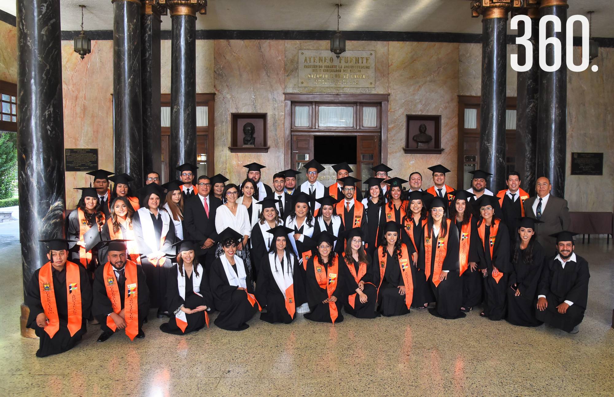 $!Alumnos de la generación 66 y 67 de la Facultad de Arquitectura.