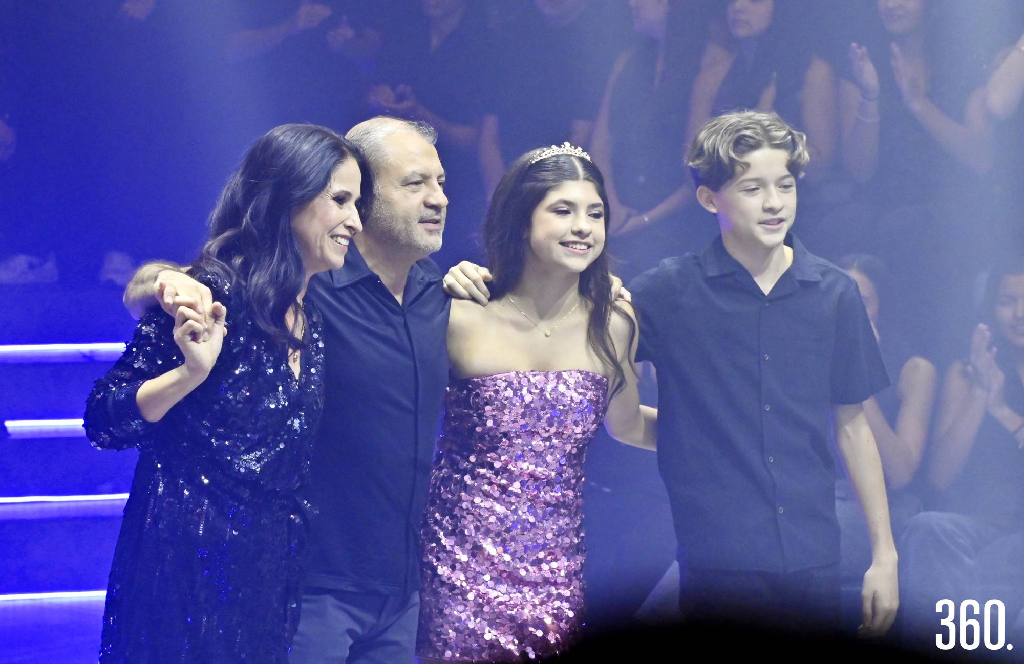 $!Anafer con sus papás, Liliana Morales, Héctor Pequeño Rodríguez y su hermano, Héctor Pequeño.