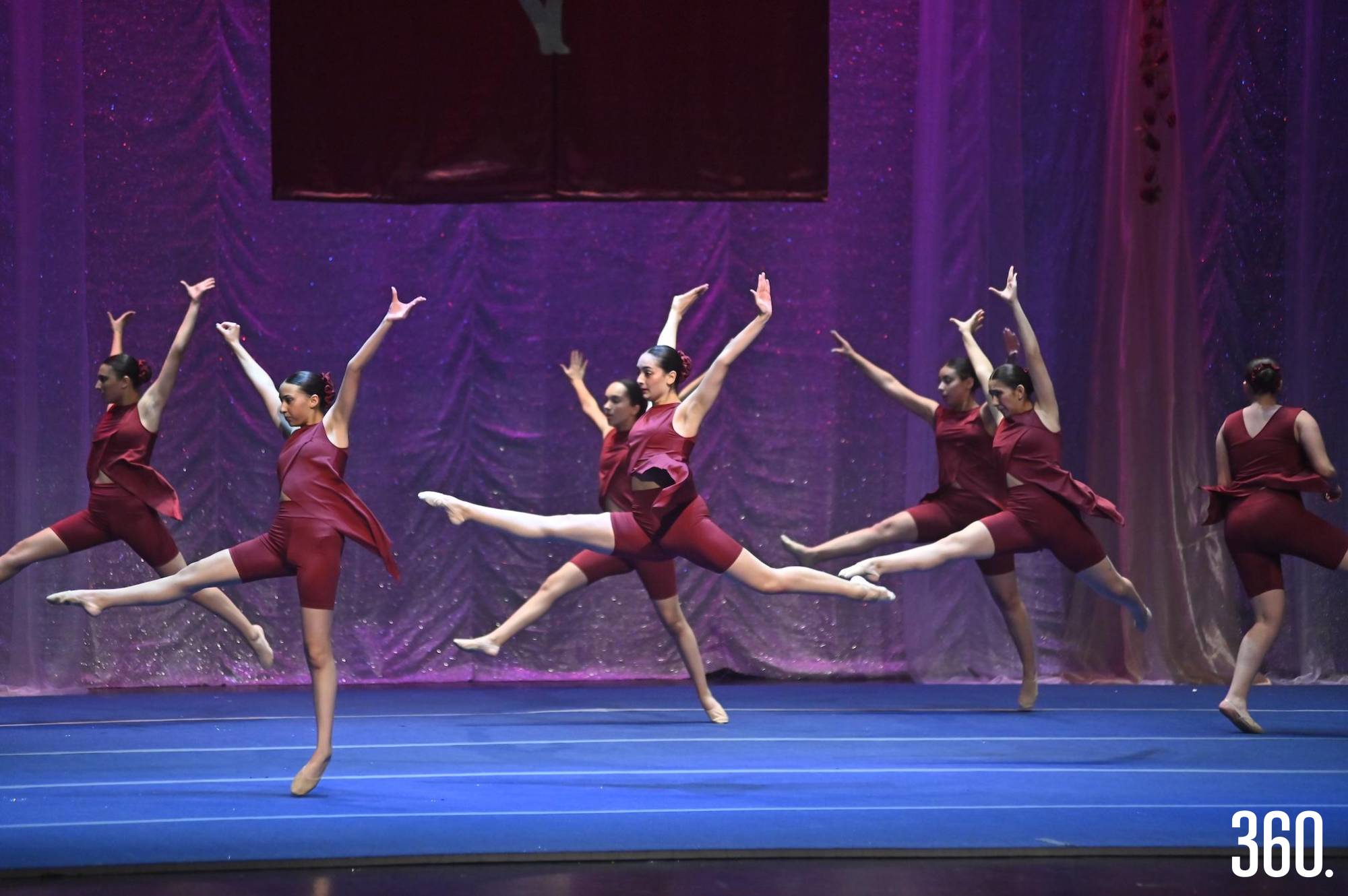 $!Color y talento en cada coreografía.