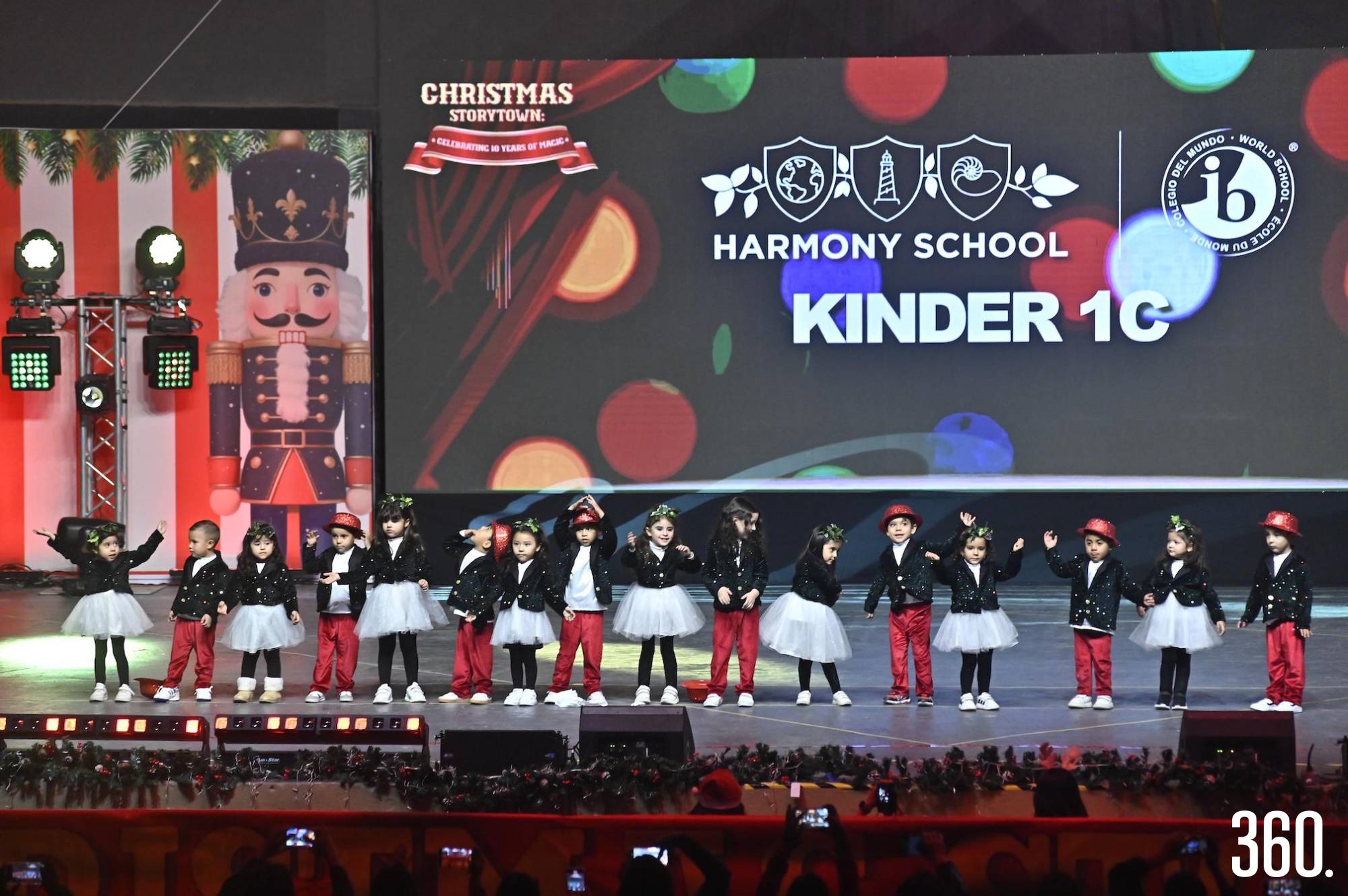 $!Kinder 1C mostrando su coreografía.