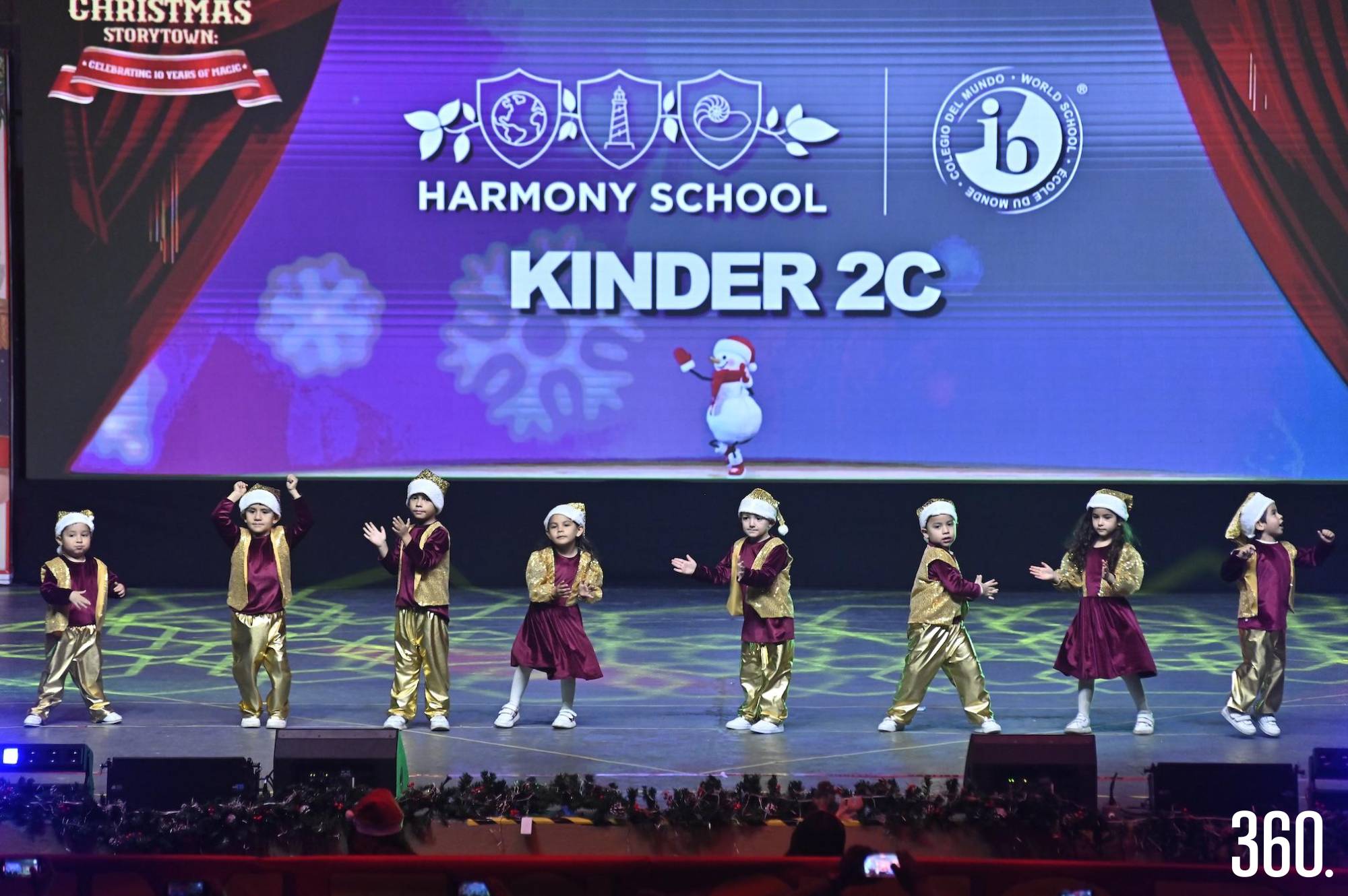 $!Kinder 2C en su bailable navideño.