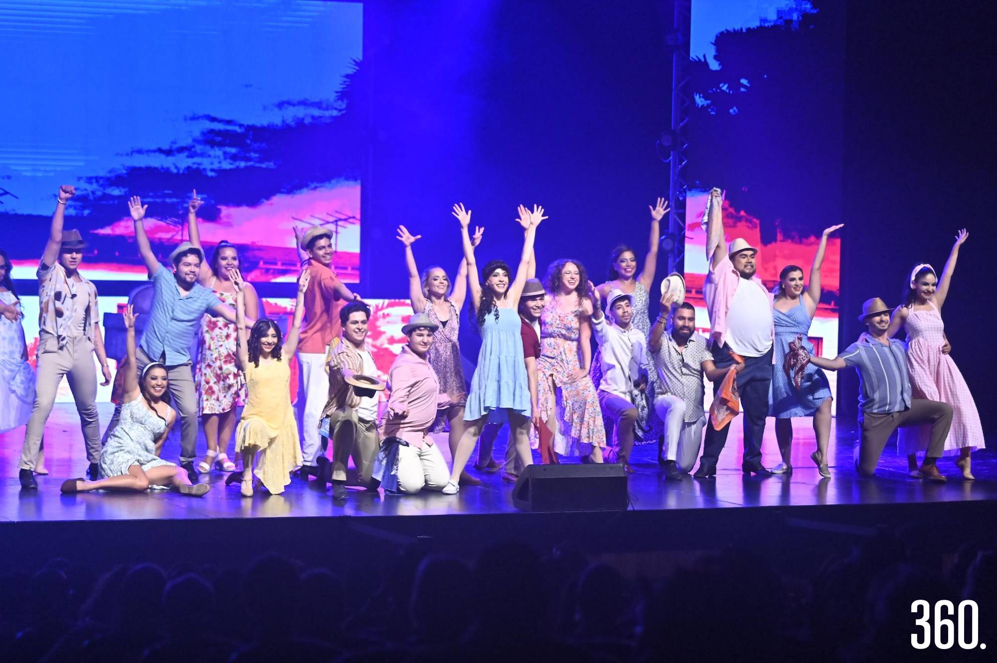 $!El Teatro Fernando Soler vibró con “On Your Feet”, un musical lleno de ritmo, emoción e inspiración que celebró la vida de Gloria y Emilio Estefan.
