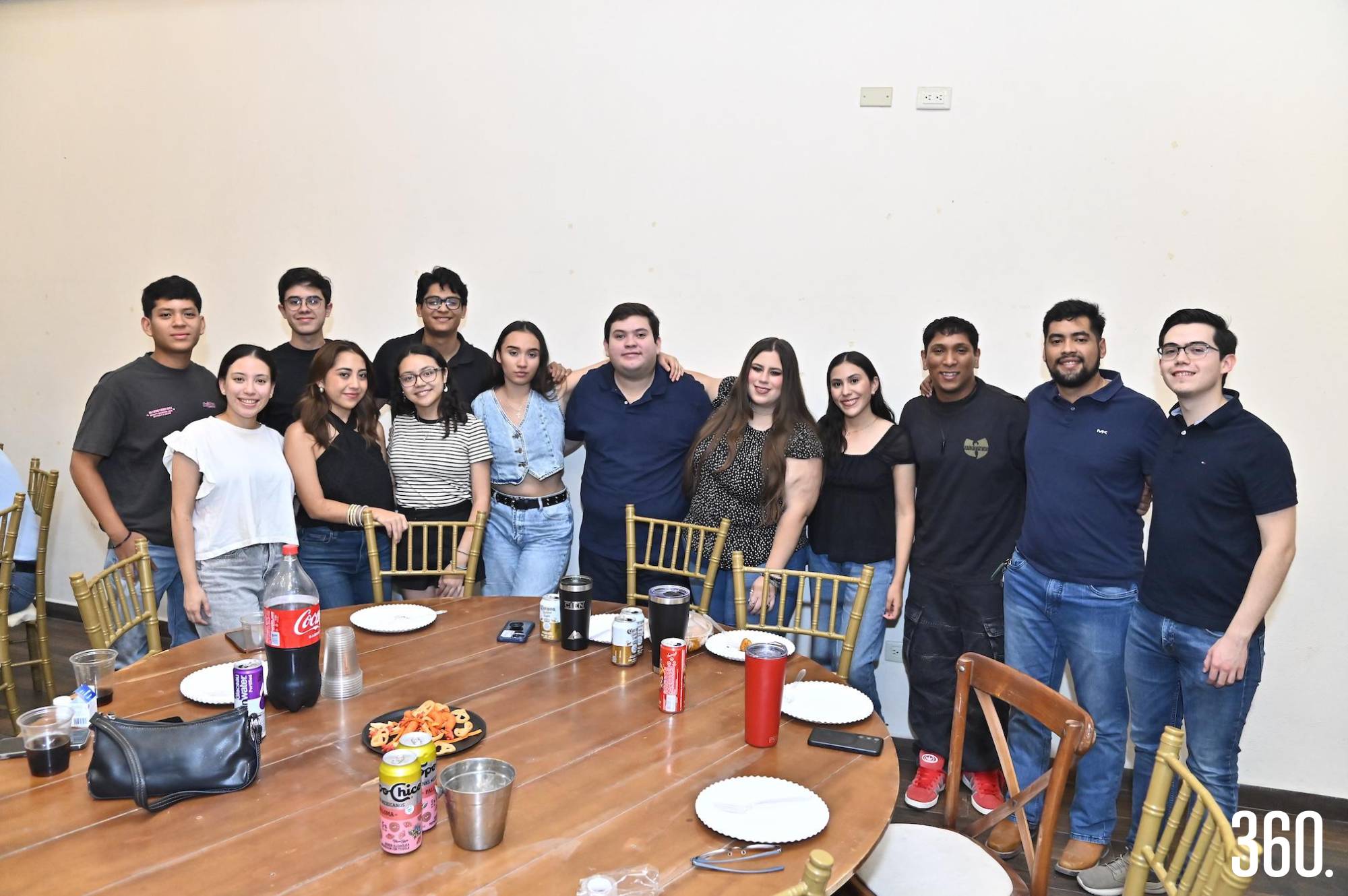 $!Raúl Héctor acompañado de sus amigos del Tec de Monterrey.