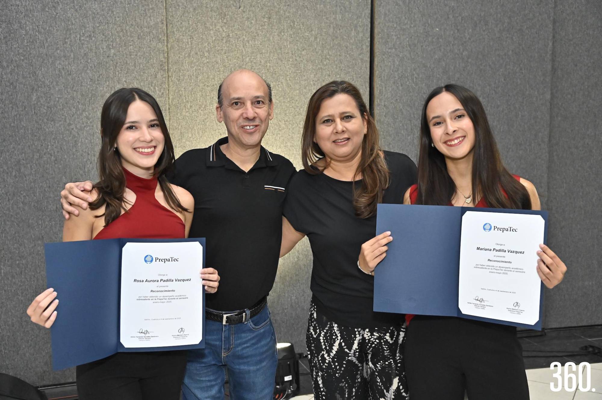$!Rosa Aurora y Héctor Padilla con Rosa Vázquez y Mariana Padilla.