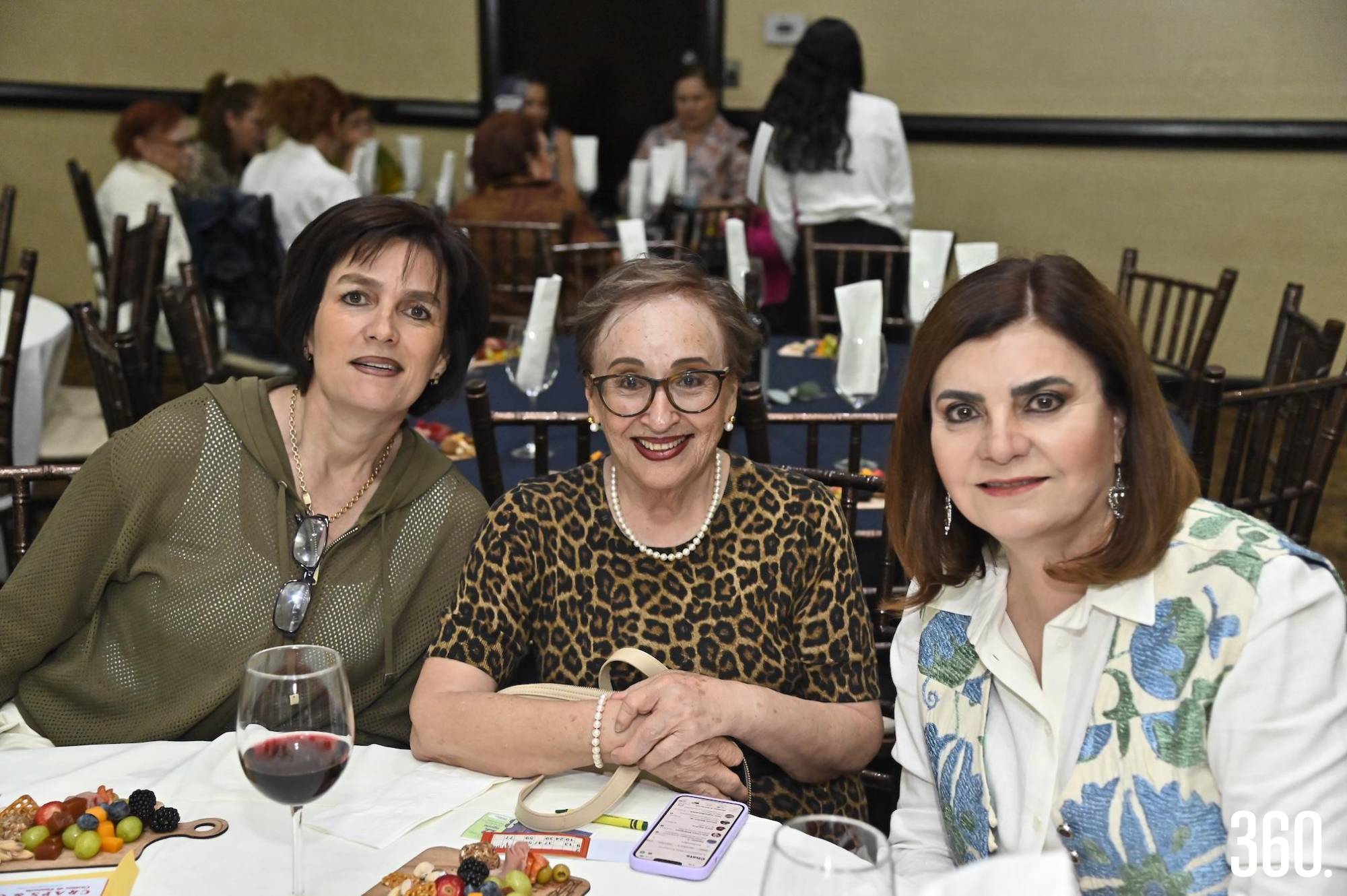 $!Ana Laura de Ramírez, Rosy Arreola y Mary de Aguirre.