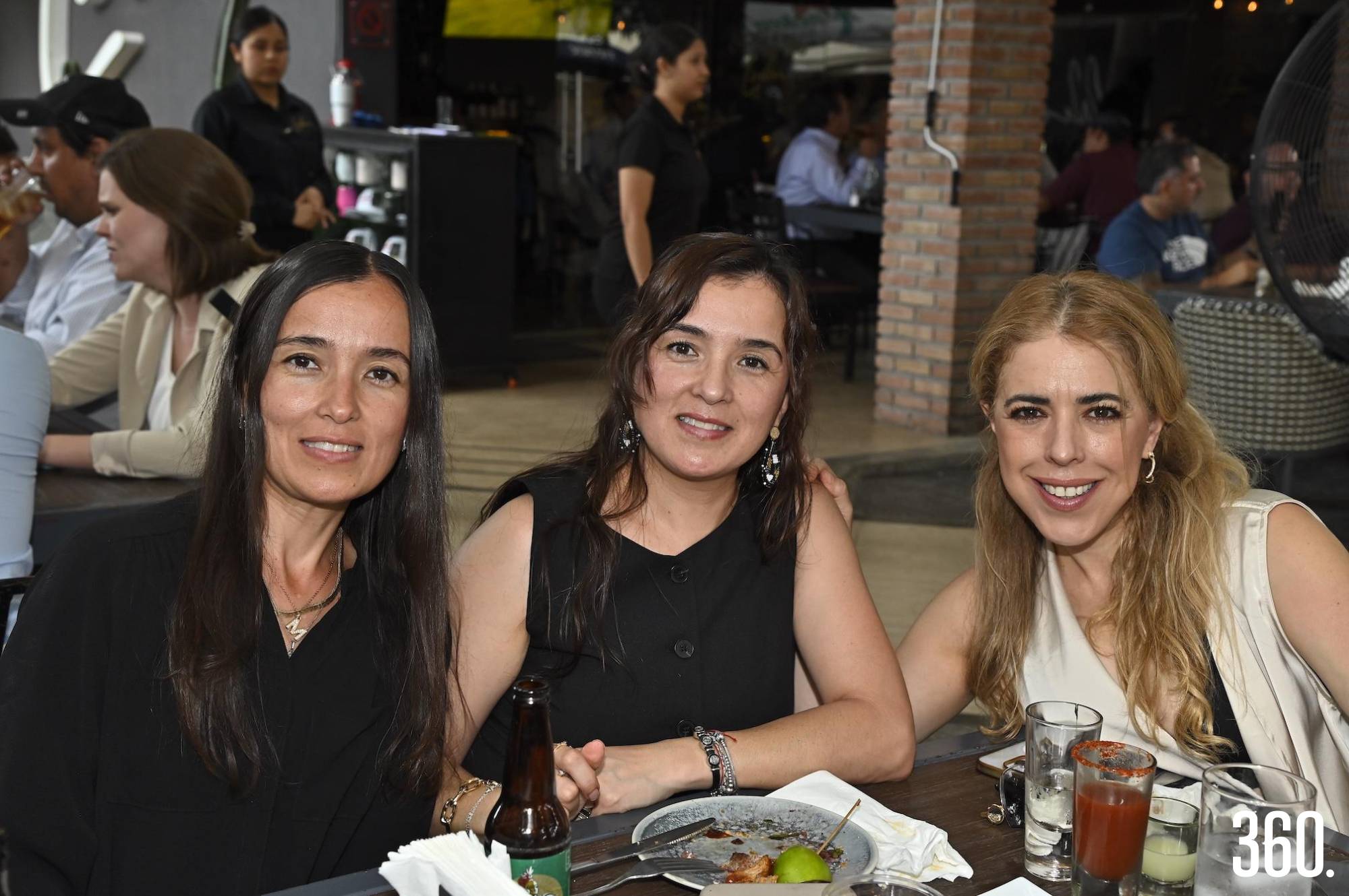 $!Magaly González, Mariana González y Mónica Ferretis.