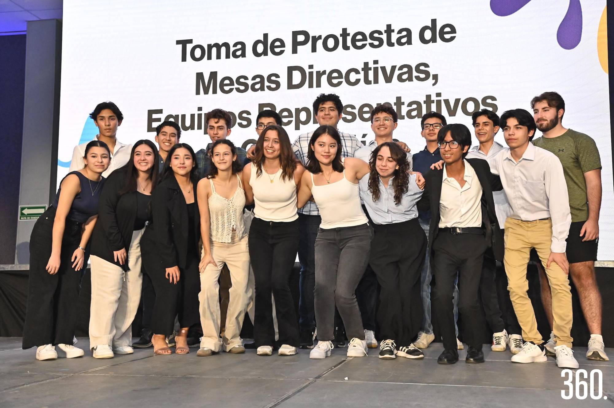 $!Compañía de Staff.