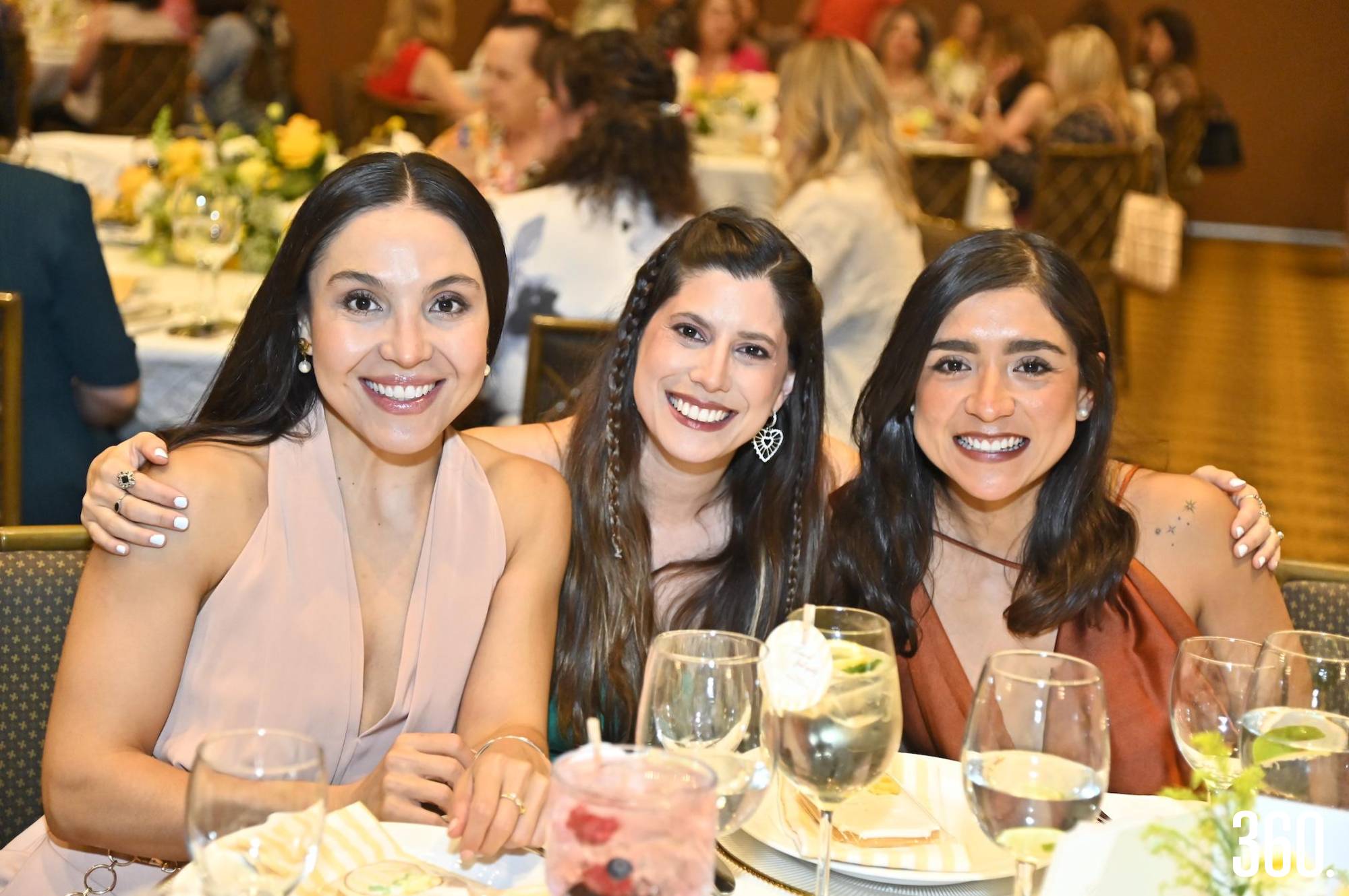 $!Ixchel Orta, Paula Fuentes y Cristina Serrano.
