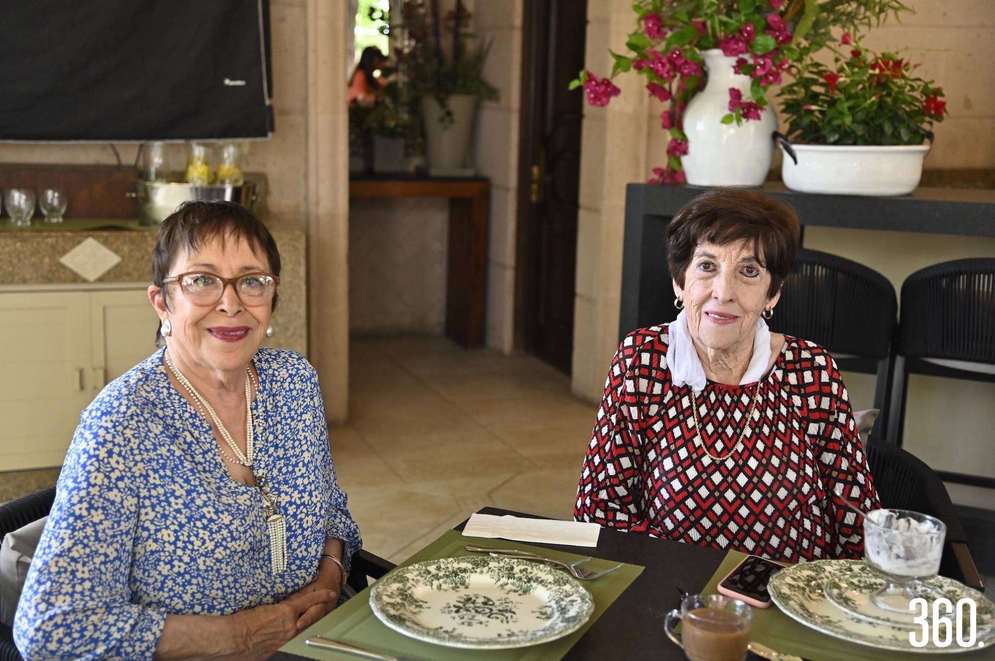 $!Tere Flores y Irma Aurora Martínez Castilla.