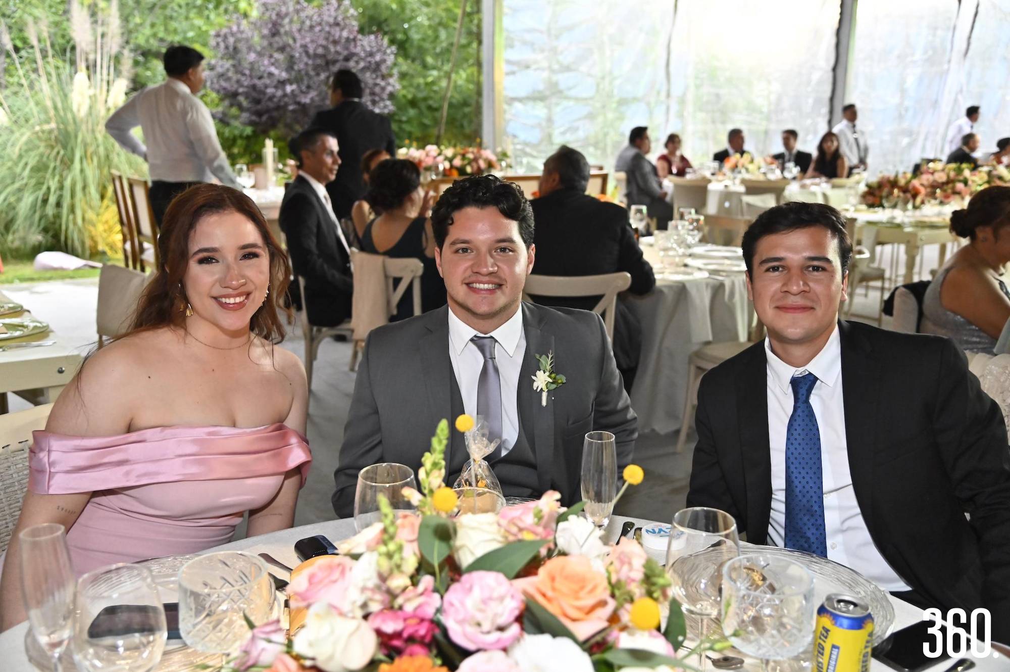 $!Valeria y Juan Pablo Padilla con Ricardo Vázquez.