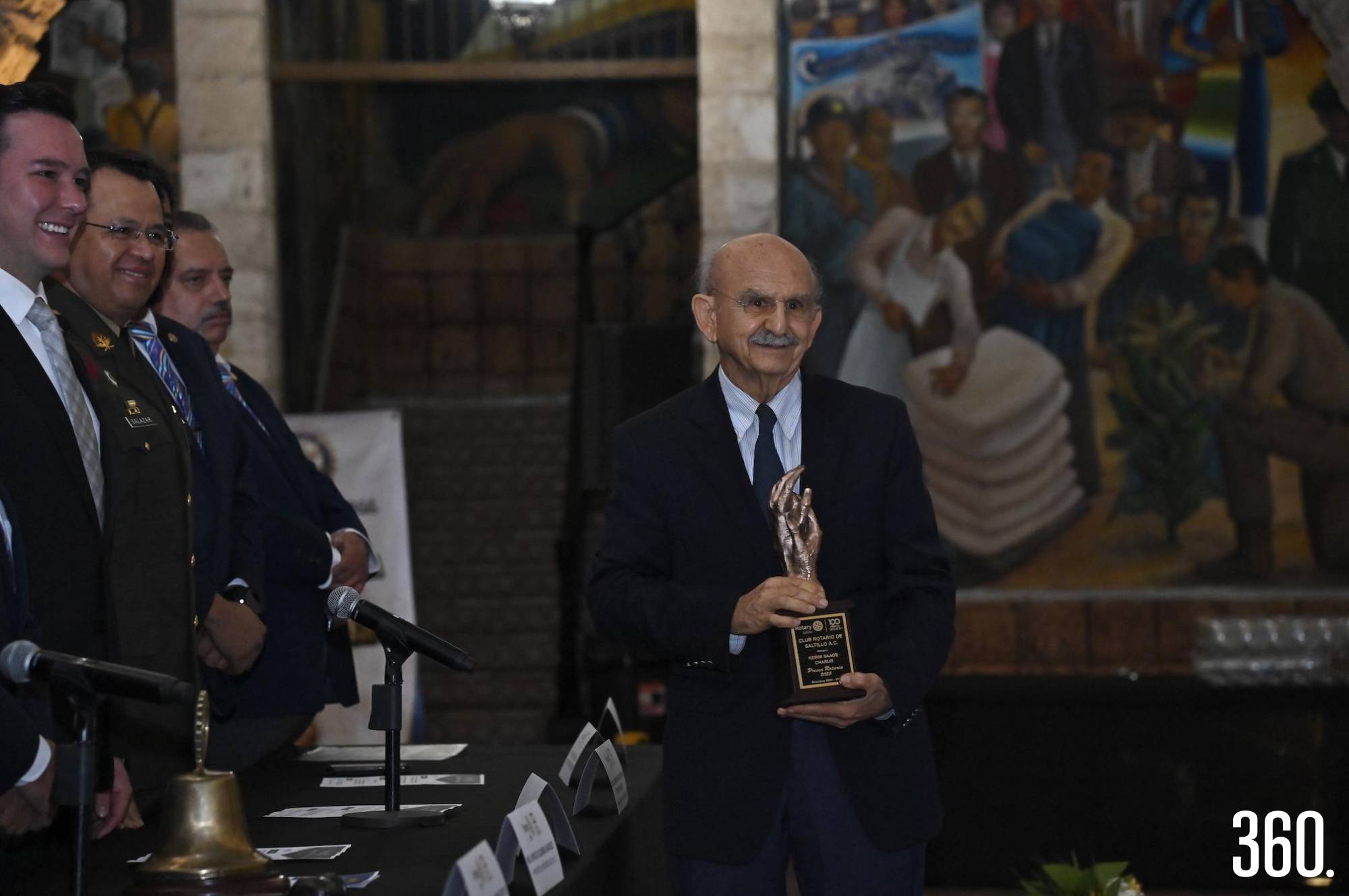 $!Don Kerim Saade Charur recibió en vida la presea rotaria.
