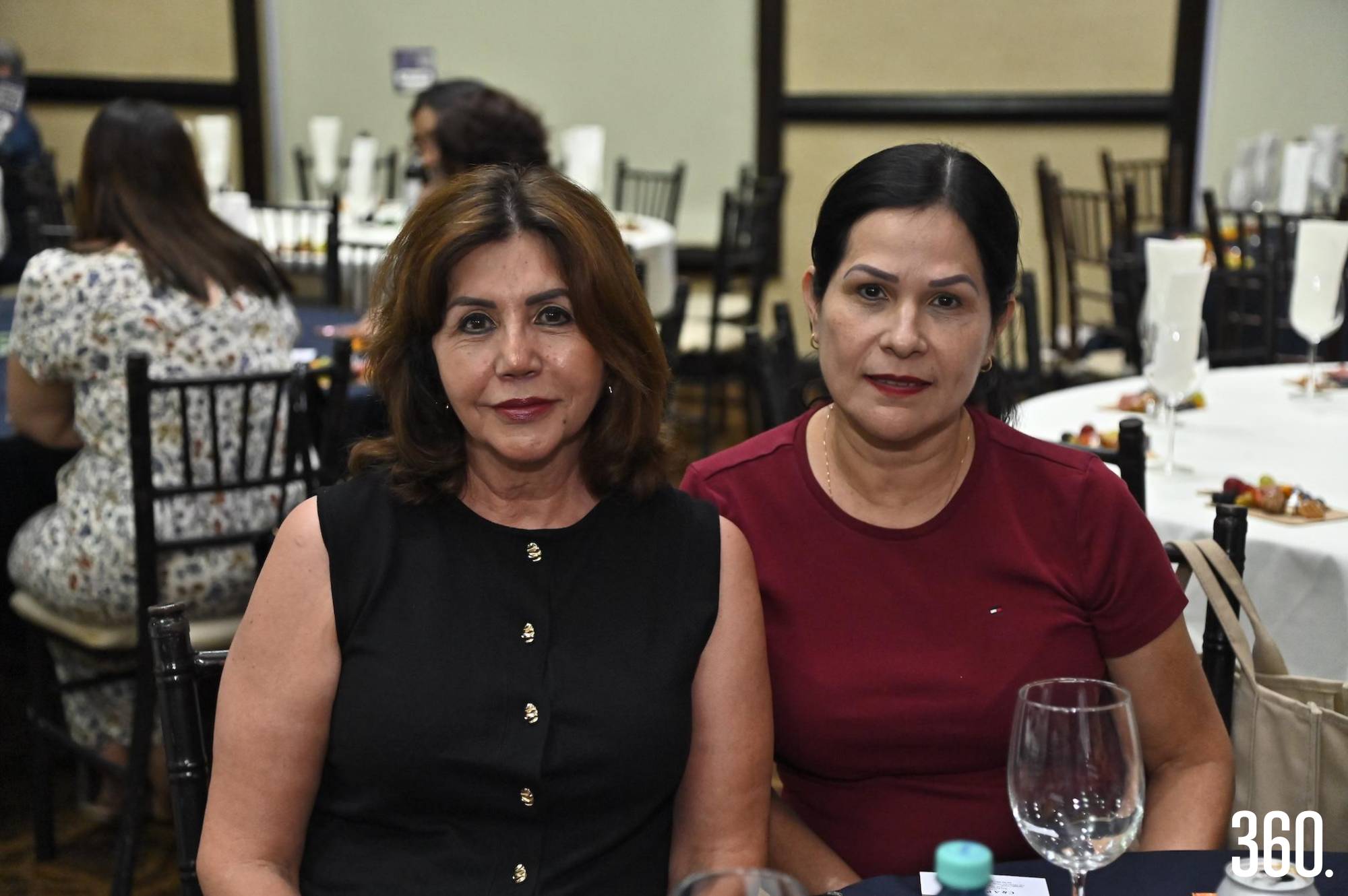 $!Silvia González y Elizabeth Castillo.